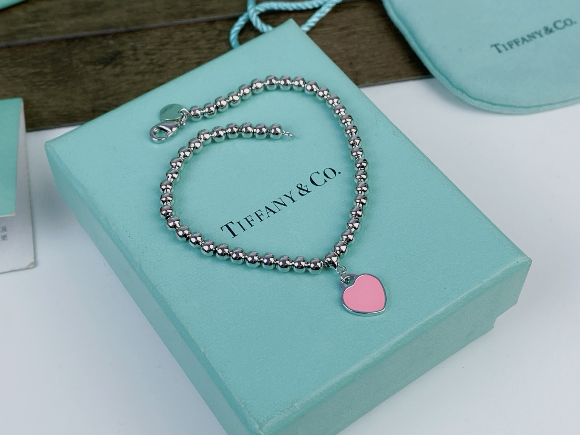 Tiffany & Co. Tiffany蒂芙尼桃心 珠子手链 高端亚金工艺～独家 ，珠子饱满有光泽 女神 款