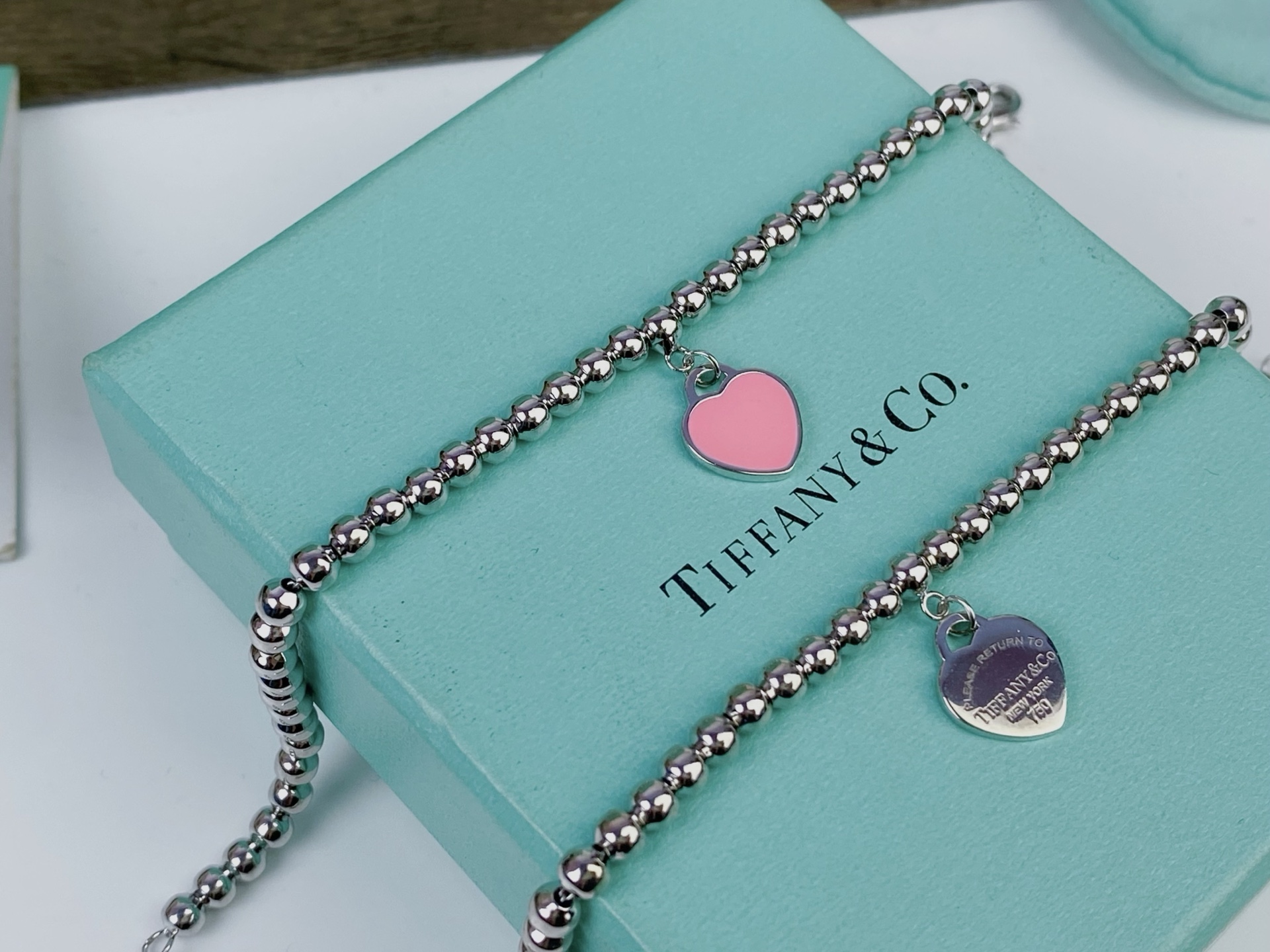 Tiffany & Co. Tiffany蒂芙尼桃心 珠子手链 高端亚金工艺～独家 ，珠子饱满有光泽 女神 款