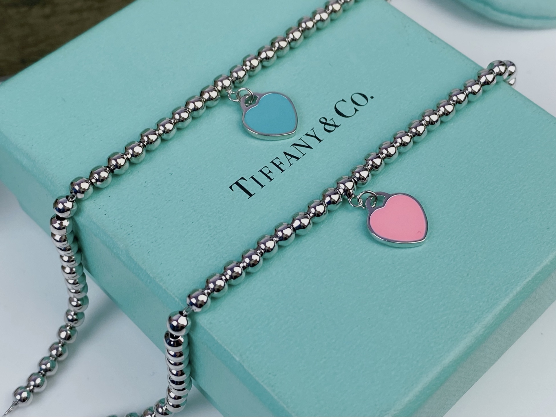 Tiffany & Co. Tiffany蒂芙尼桃心 珠子手链 高端亚金工艺～独家 ，珠子饱满有光泽 女神 款