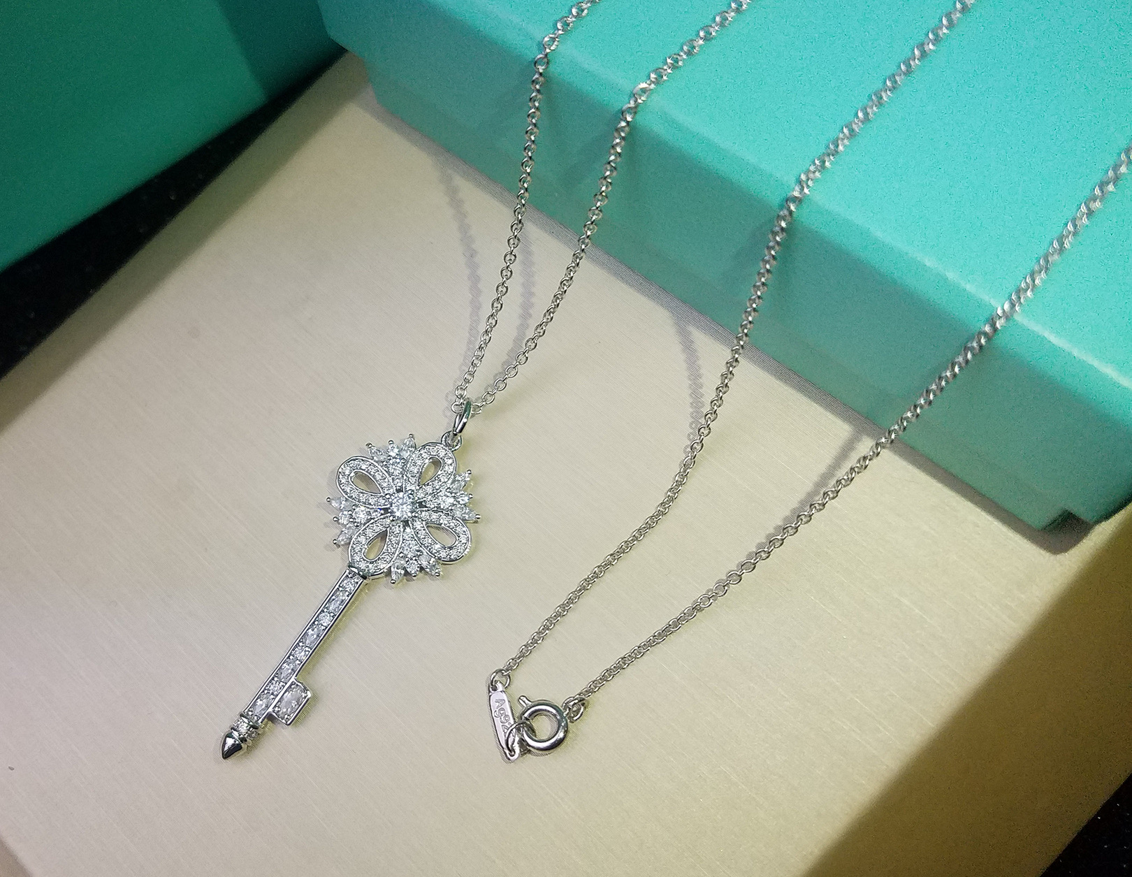 Tiffany & Co. 钥匙中国结～ 欧美同步长项链毛衣链