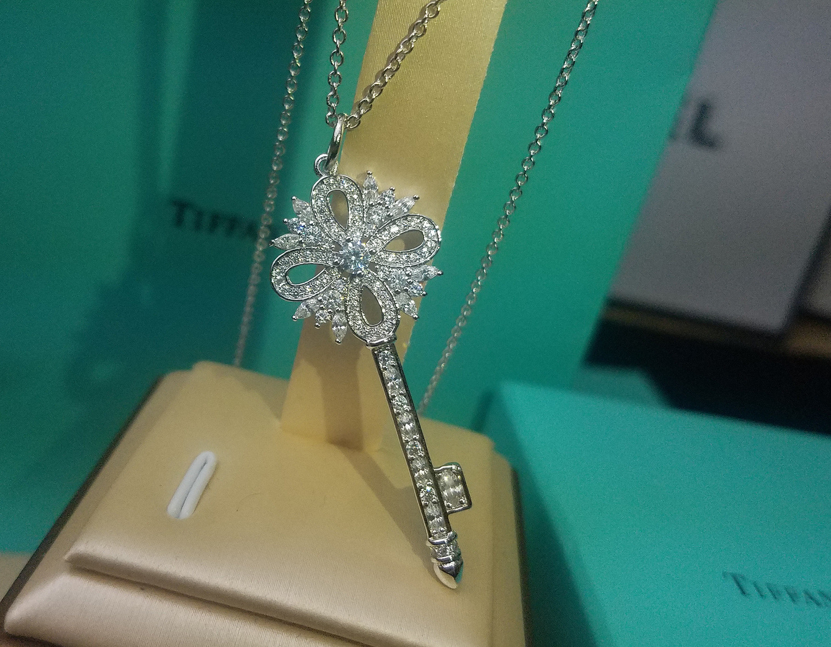 Tiffany & Co. 钥匙中国结～ 欧美同步长项链毛衣链