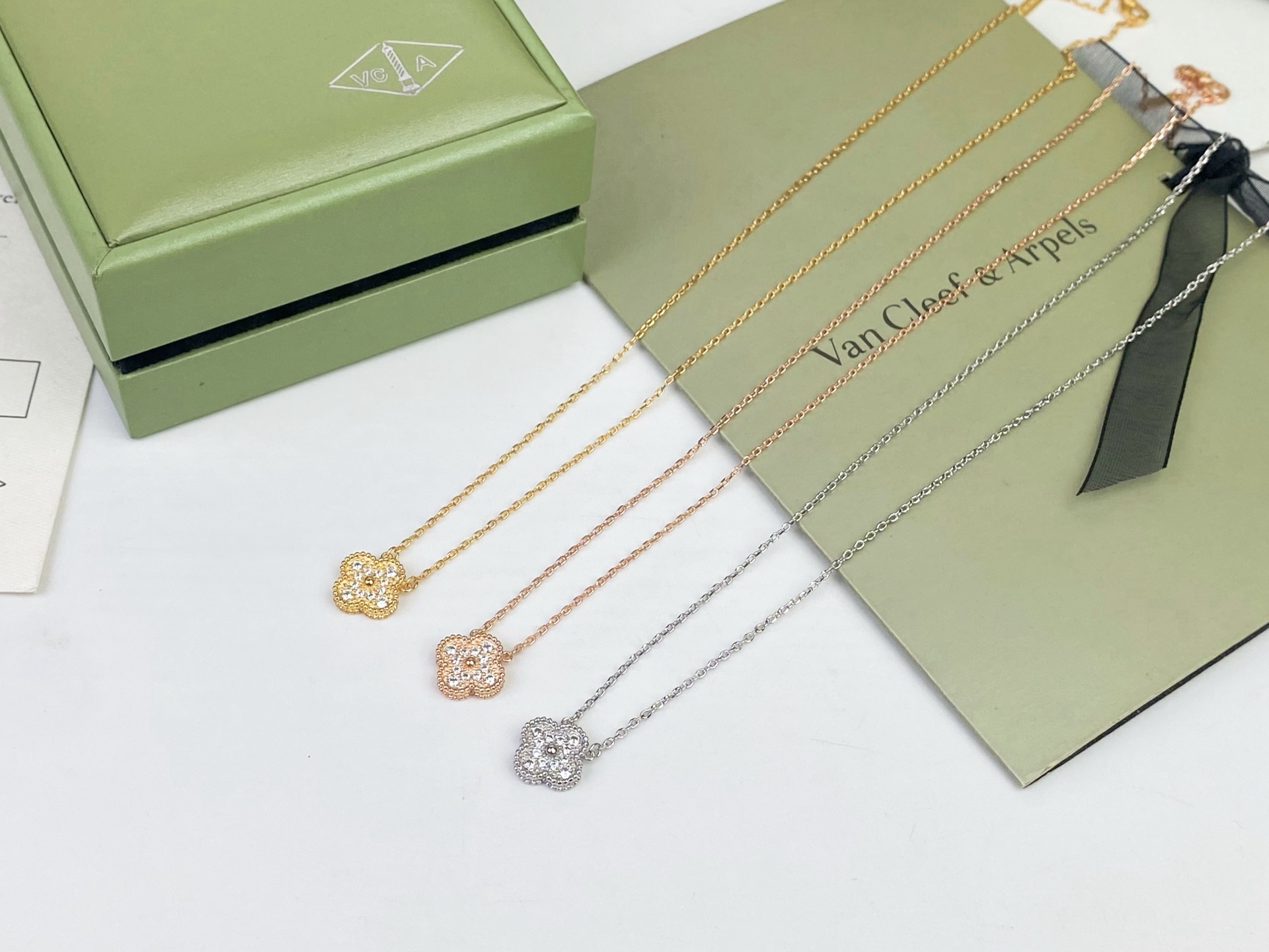 China Replica VCA Jewelry VCAES0406-3352