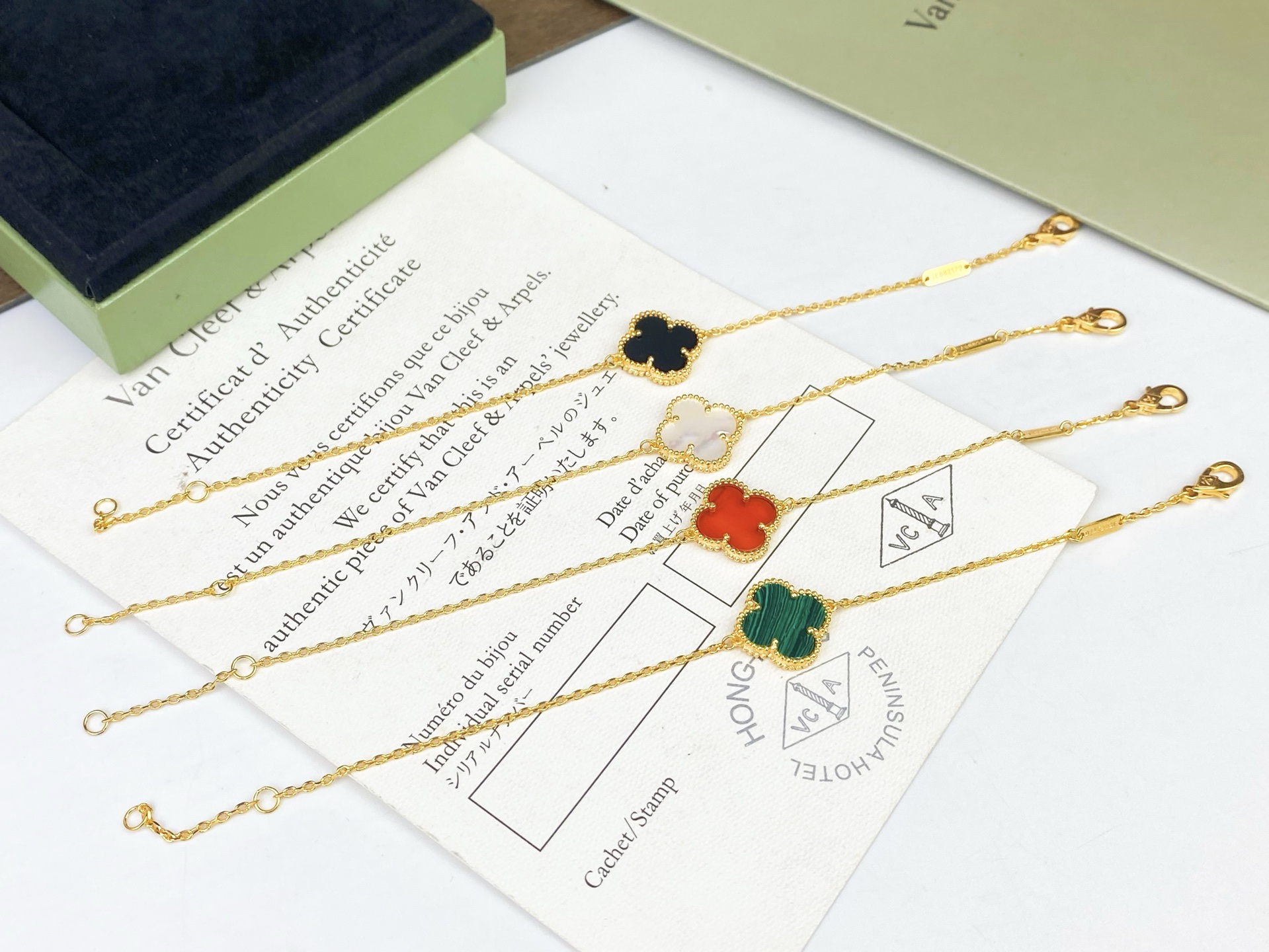 🍀 𝑉𝑎𝑛 𝐶𝑙𝑒𝑒𝑓 & 𝐴𝑟𝑝𝑒𝑙𝑠 🌸 四叶草单花手链P