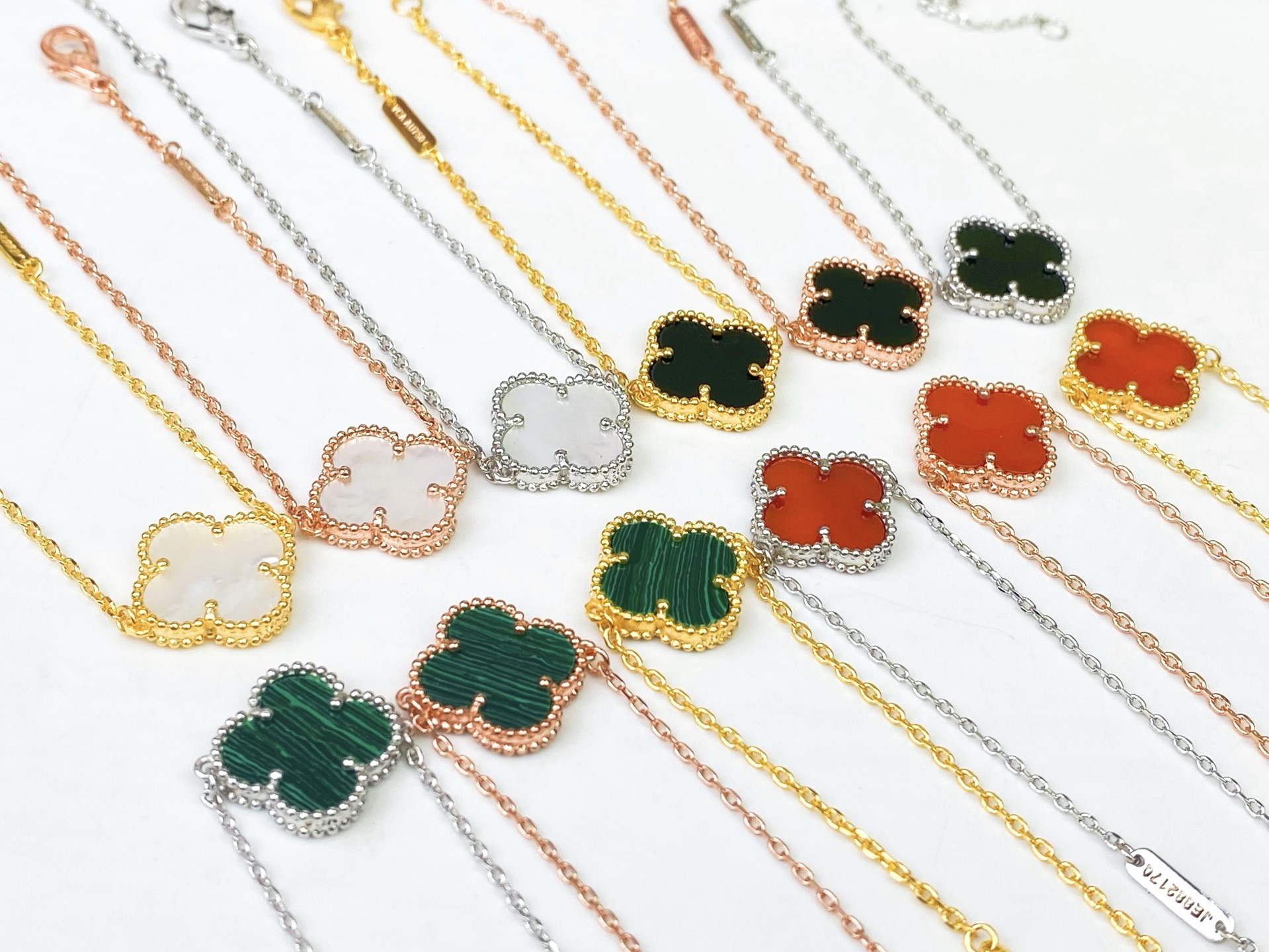 🍀 𝑉𝑎𝑛 𝐶𝑙𝑒𝑒𝑓 & 𝐴𝑟𝑝𝑒𝑙𝑠 🌸 四叶草单花手链P