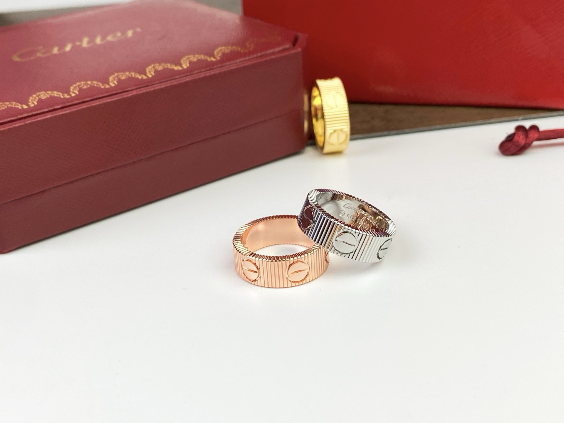 Cartier. 卡地亚 戒指LOVE 最新款love戒指 😘  金色玫瑰金银色戒指💍#6789码P