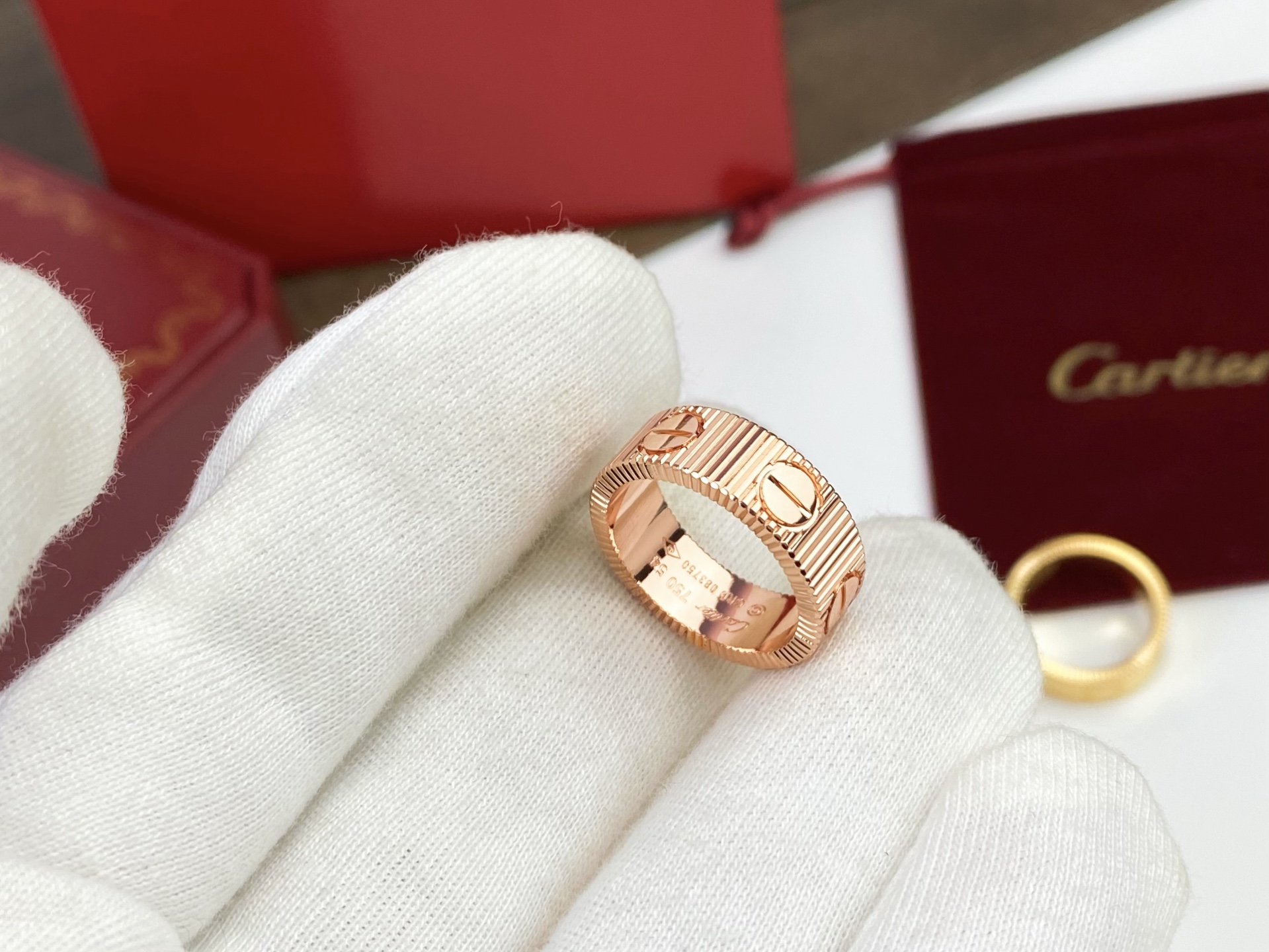 Cartier. 卡地亚 戒指LOVE 最新款love戒指 😘  金色玫瑰金银色戒指💍#6789码P