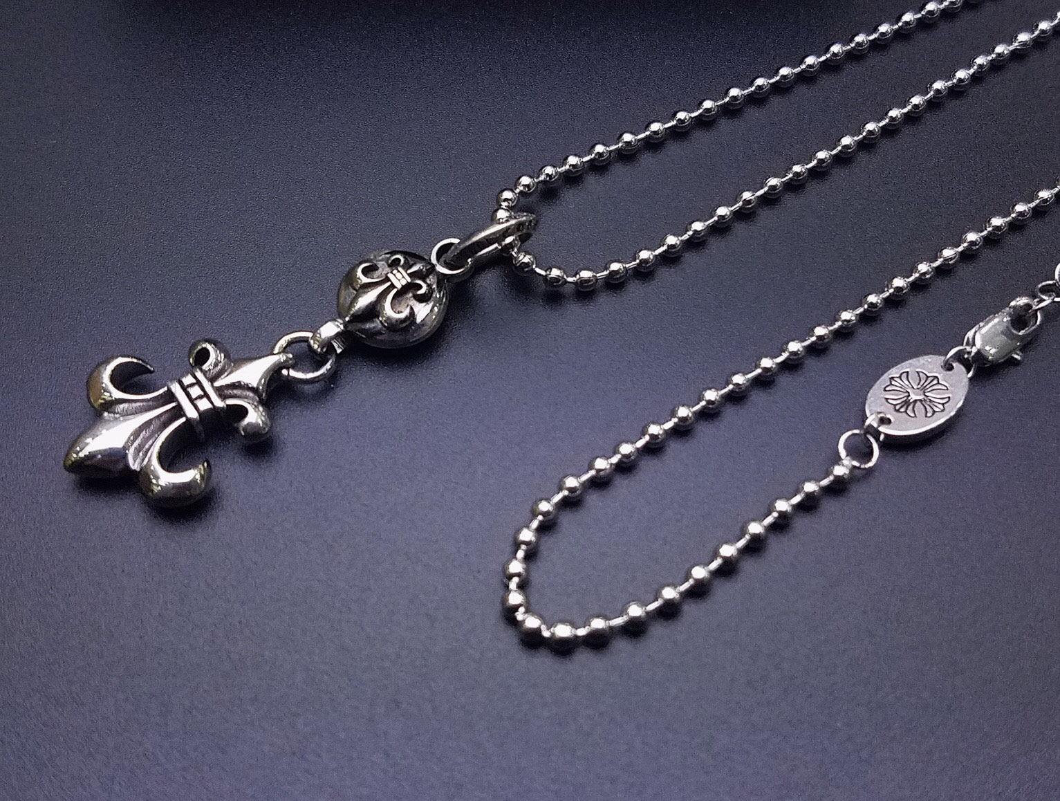 Chrome Hearts Chrome He@rts 克罗心 船锚项链 ～世界 潮牌～雕刻花形圆珠吊船锚造型 典雅范