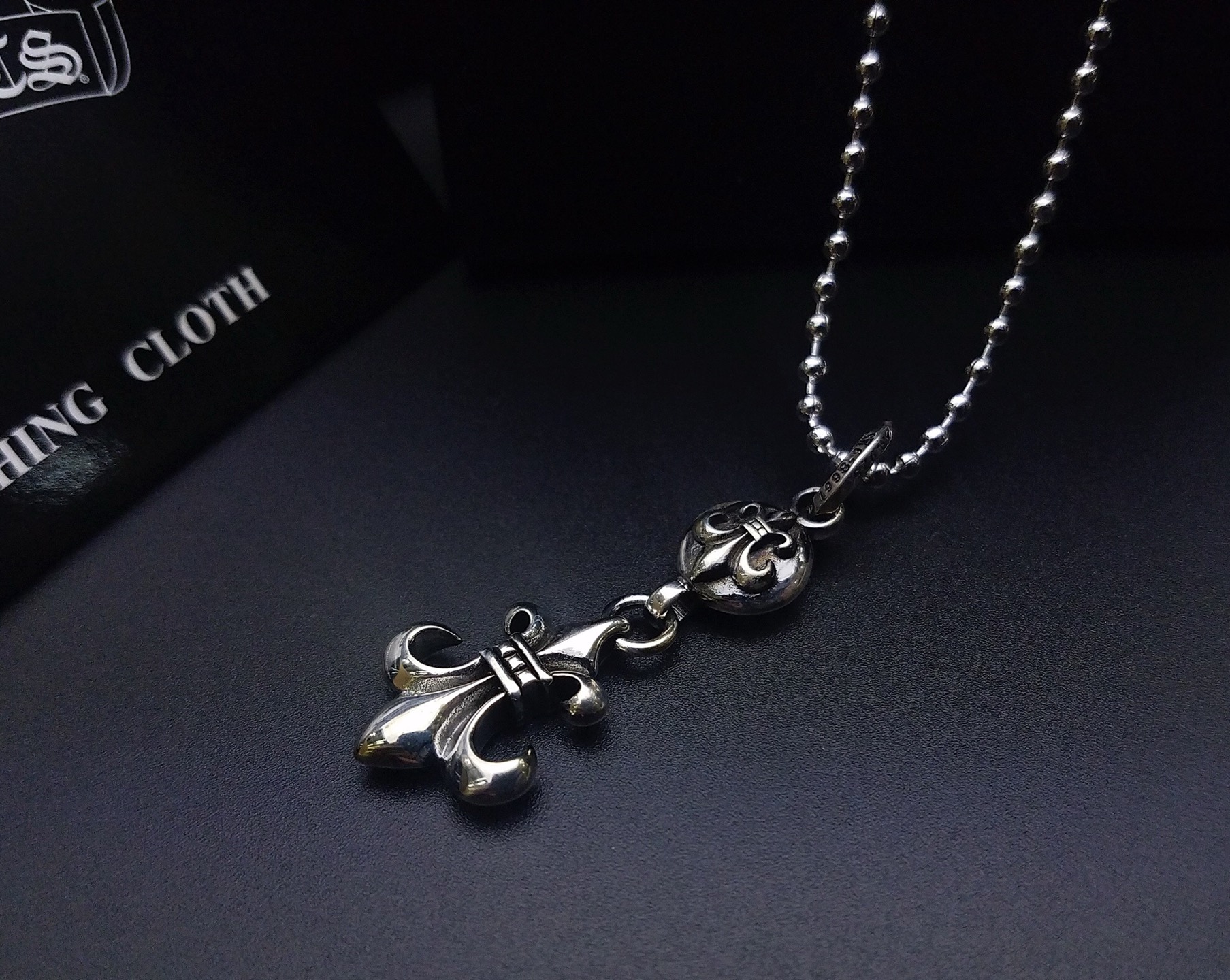 Chrome Hearts Chrome He@rts 克罗心 船锚项链 ～世界 潮牌～雕刻花形圆珠吊船锚造型 典雅范