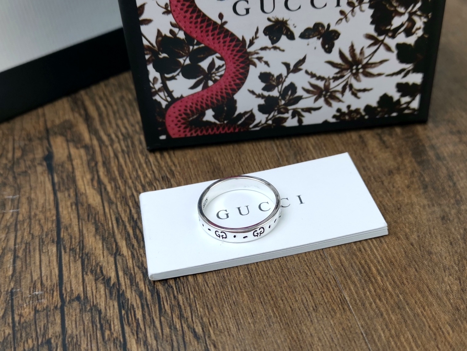 Gucci Gucci古驰 GucciGhost图案戒指 最终成品是两种文化水乳交融