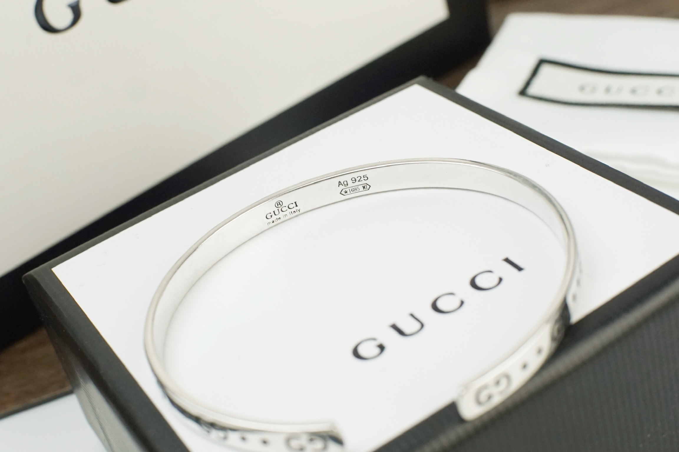 Gucci GUCCI古奇 小精灵双G细开口手镯 个性独特 低调奢华质感满满 手链 男女佩戴都好飒