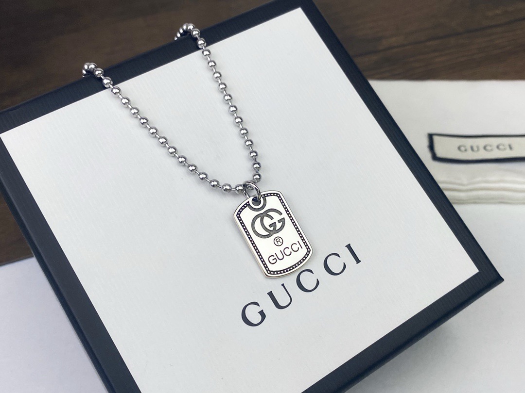 Gucci Gucci古驰 珠子方牌项链 刻于方牌吊坠中 #链长65cm#潮人必入