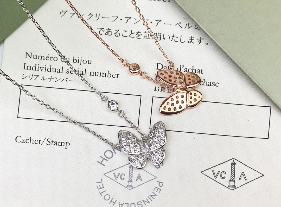 🦋VCA梵克雅宝满钻蝴蝶项链🌸 🙈经典永不落伍！镶满进口锆石Buling Buling～✨✨原版开模 搭