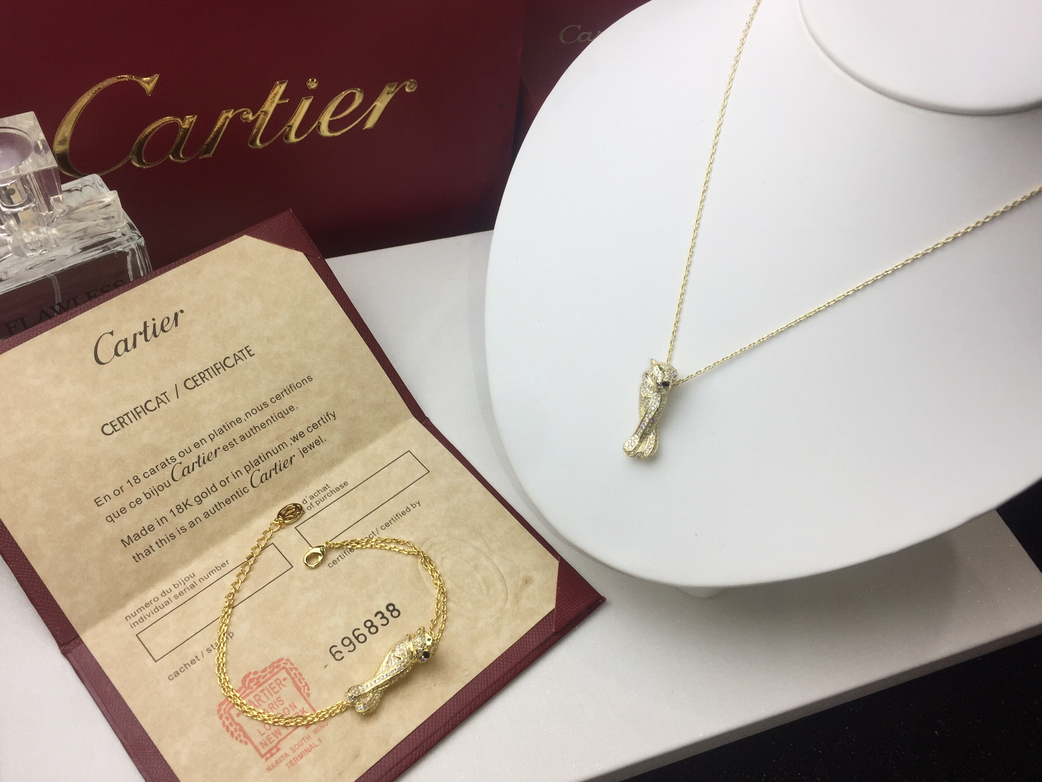各 Cartier 卡地亚 豹子满钻 项链手链套装😝😝经典贵族范儿、奢华满钻抚媚豹子设计💃💃独家实拍 🔍