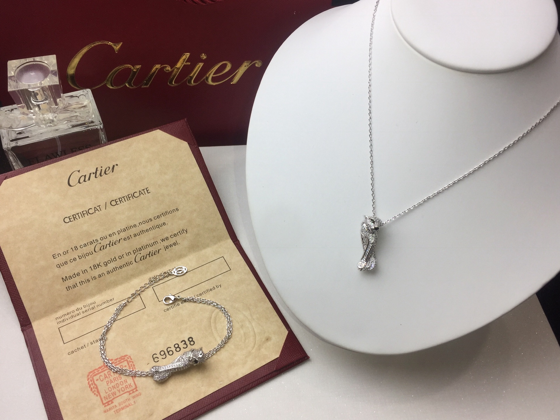 各 Cartier 卡地亚 豹子满钻 项链手链套装😝😝经典贵族范儿、奢华满钻抚媚豹子设计💃💃独家实拍 🔍