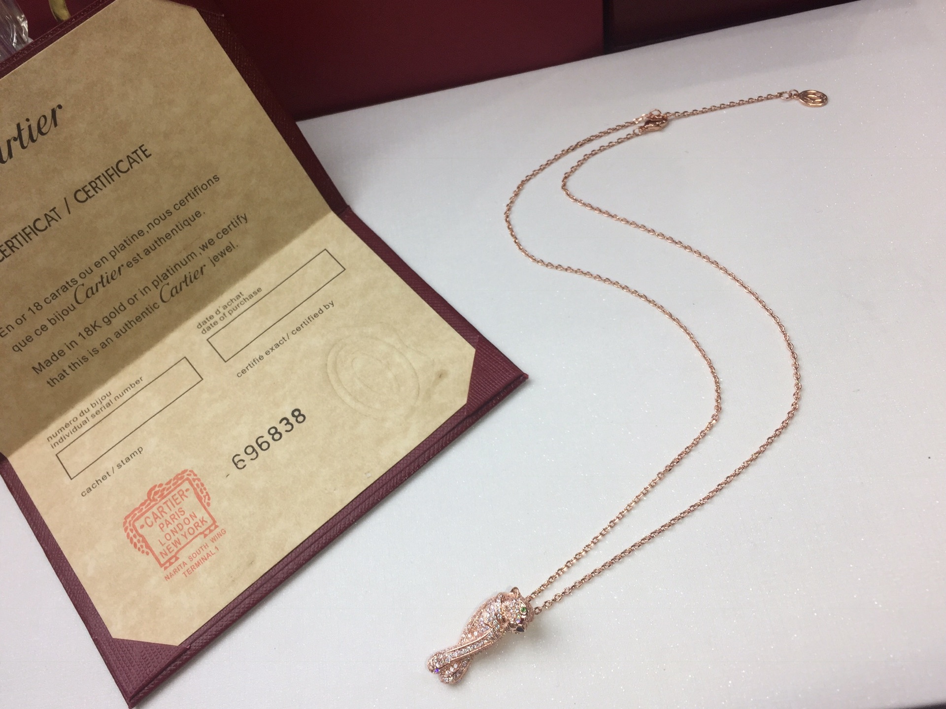各 Cartier 卡地亚 豹子满钻 项链手链套装😝😝经典贵族范儿、奢华满钻抚媚豹子设计💃💃独家实拍 🔍