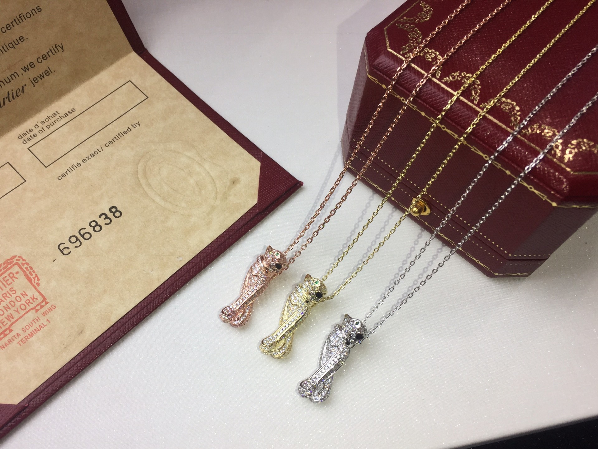 各 Cartier 卡地亚 豹子满钻 项链手链套装😝😝经典贵族范儿、奢华满钻抚媚豹子设计💃💃独家实拍 🔍