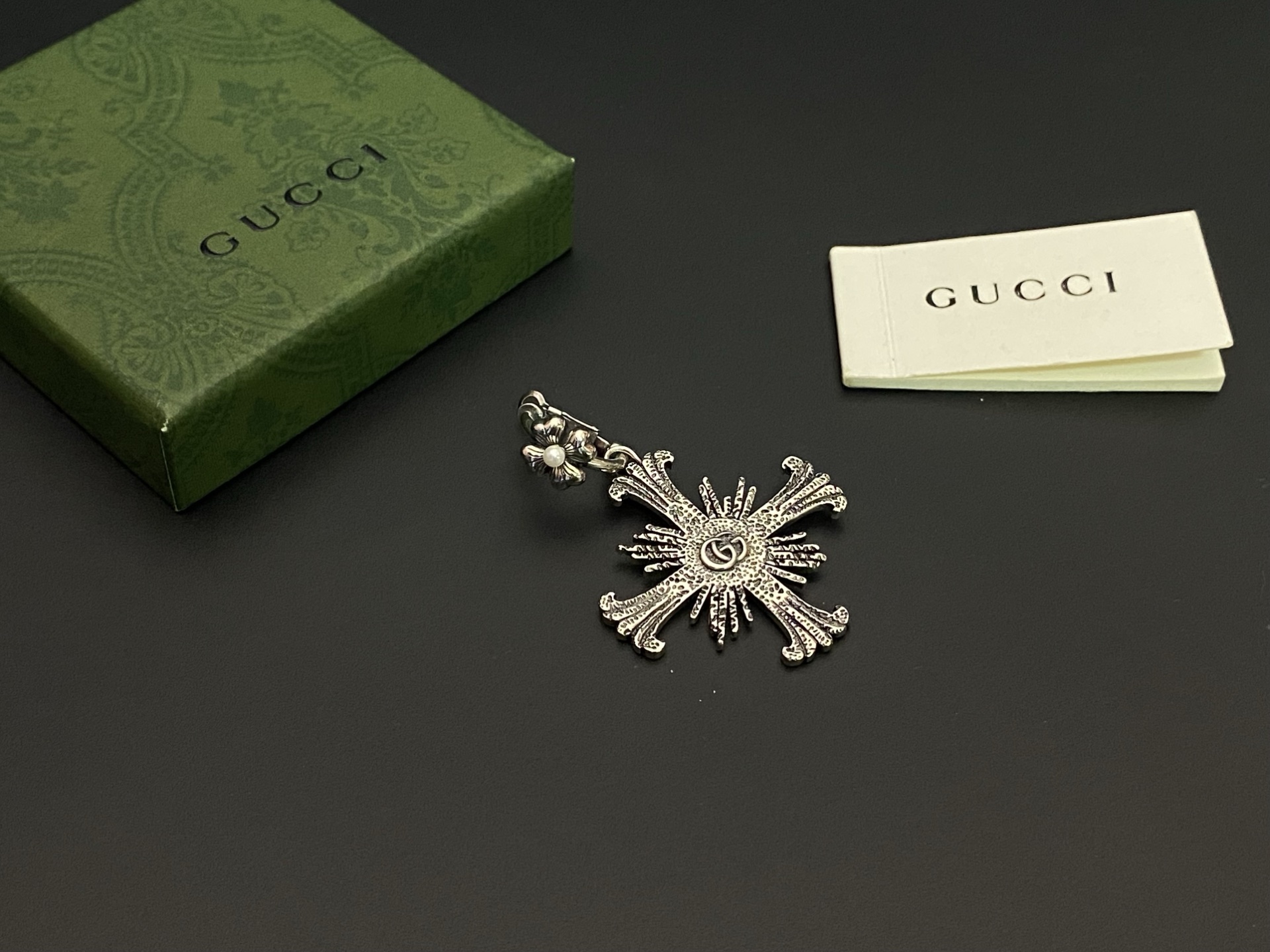 Gucci古奇单边花双G耳夹🌸P