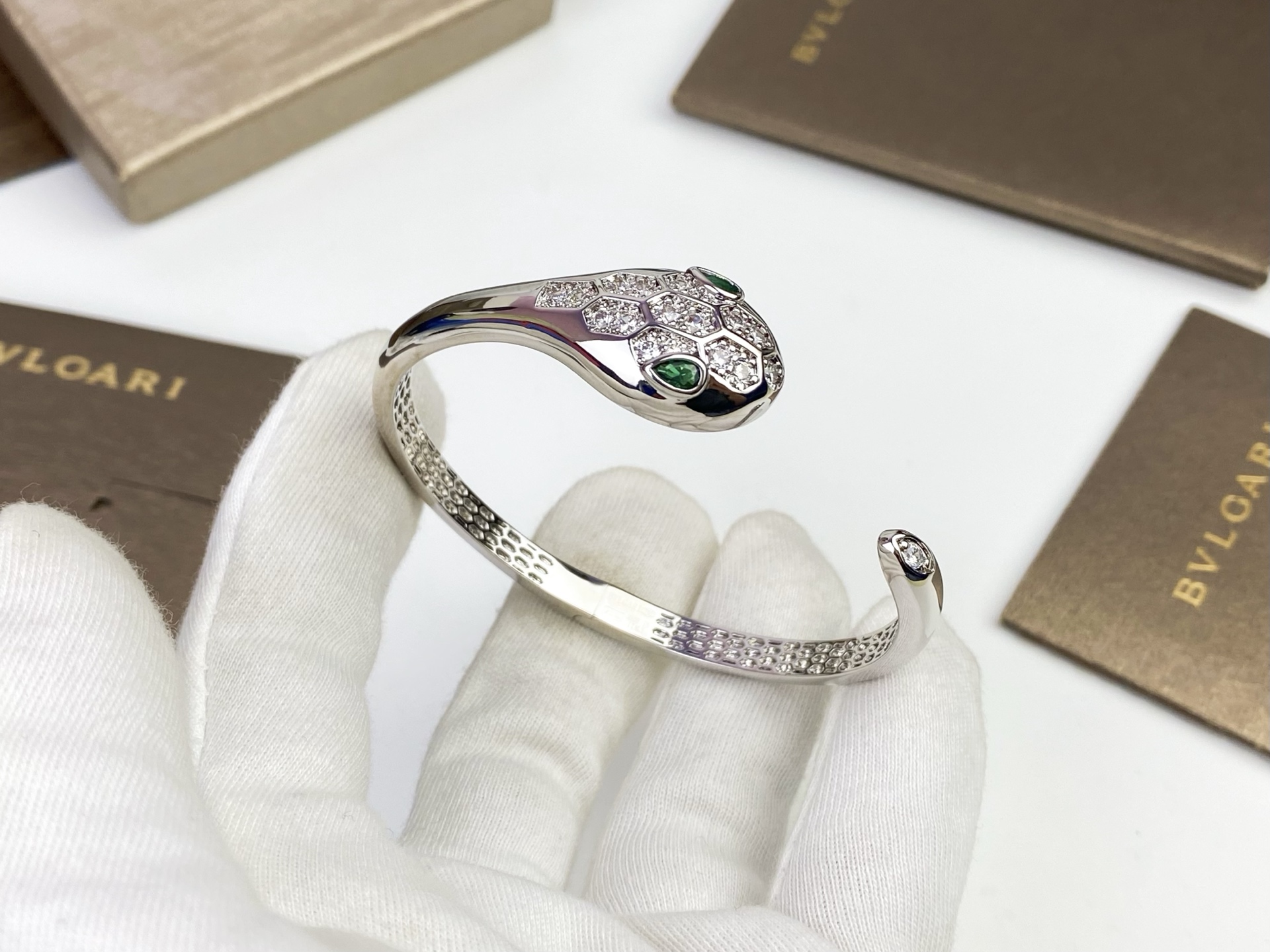 BVLGARI 蛇手镯👏🏻宝格丽灵蛇手环P