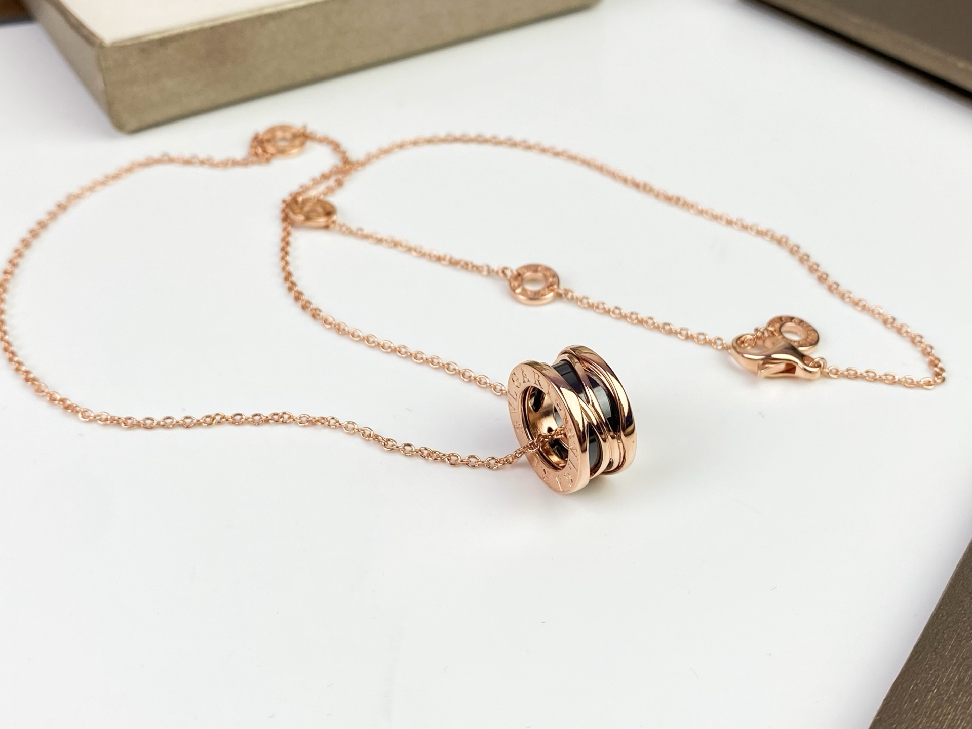 💕💕BVLGARI 宝格丽 镂空黑陶瓷项链💐P
