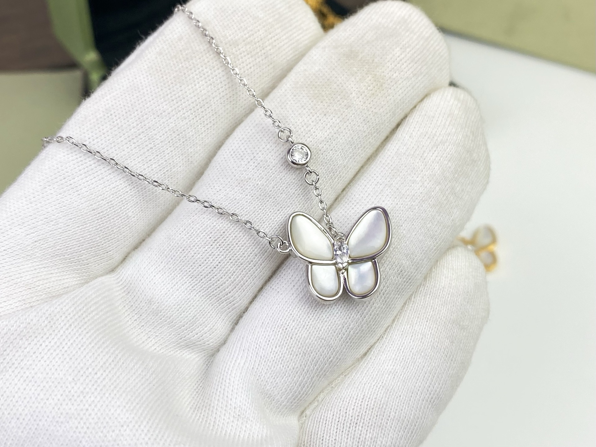 🦋VCA梵克雅宝白贝蝴蝶项链🌸 P