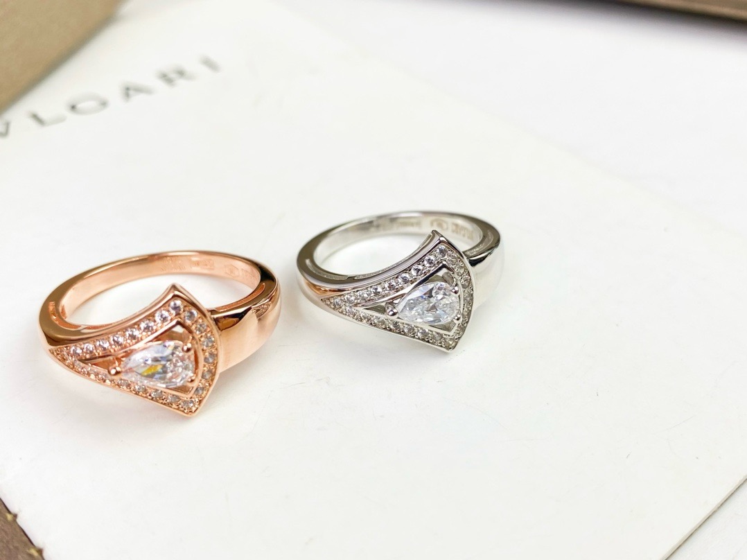 ✨BVLGARI 宝格丽Divas'Dream 系列镂空水滴钻石扇形戒指💎宝格丽镶钻裙子戒指💃🏻美毙了✨