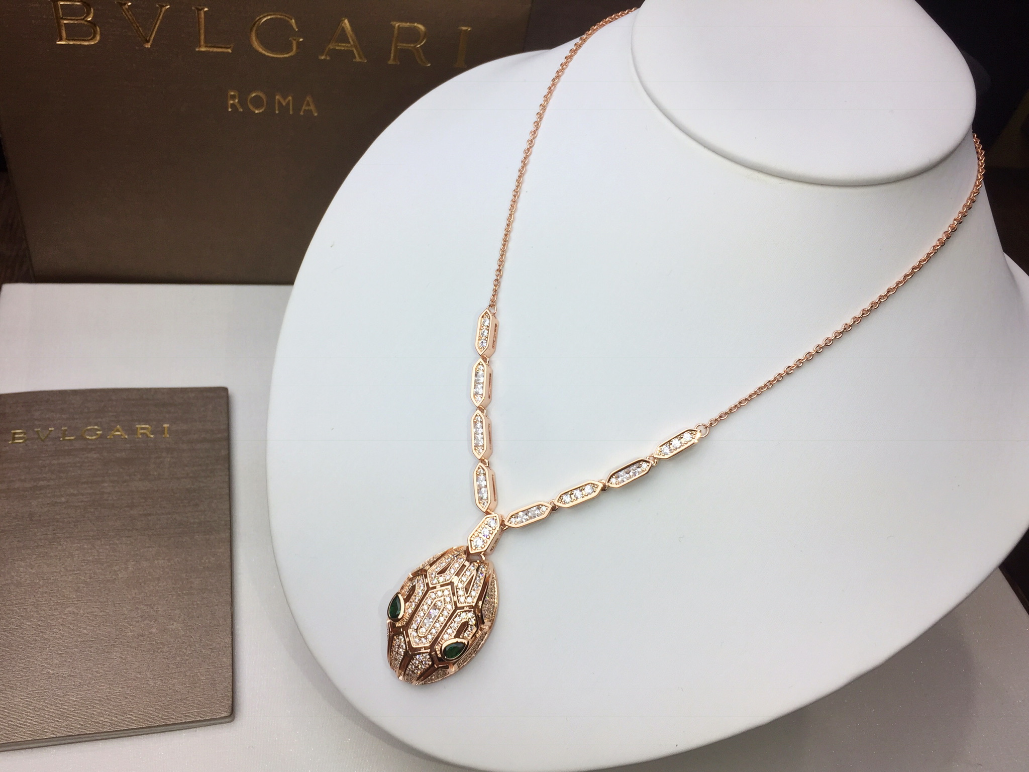 BVLGARI 火爆蛇系列👏🏻宝格丽蛇项链❗❗奢侈品蛇升级版👍BVLGARI 🆕高端亚金工艺➕满身高碳钻