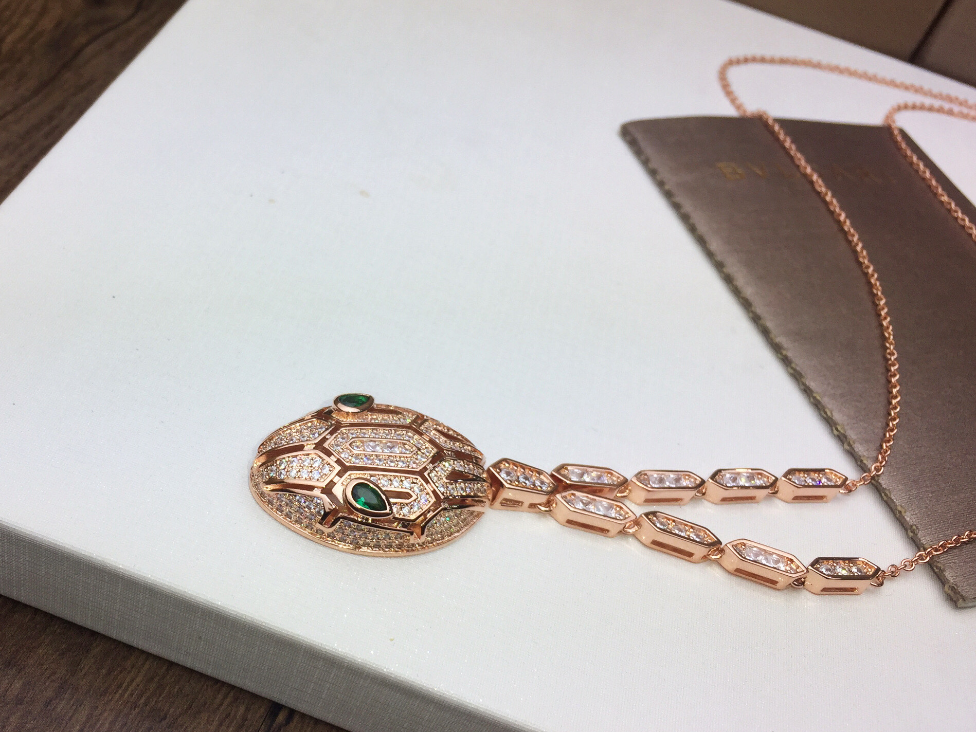 BVLGARI 火爆蛇系列👏🏻宝格丽蛇项链❗❗奢侈品蛇升级版👍BVLGARI 🆕高端亚金工艺➕满身高碳钻