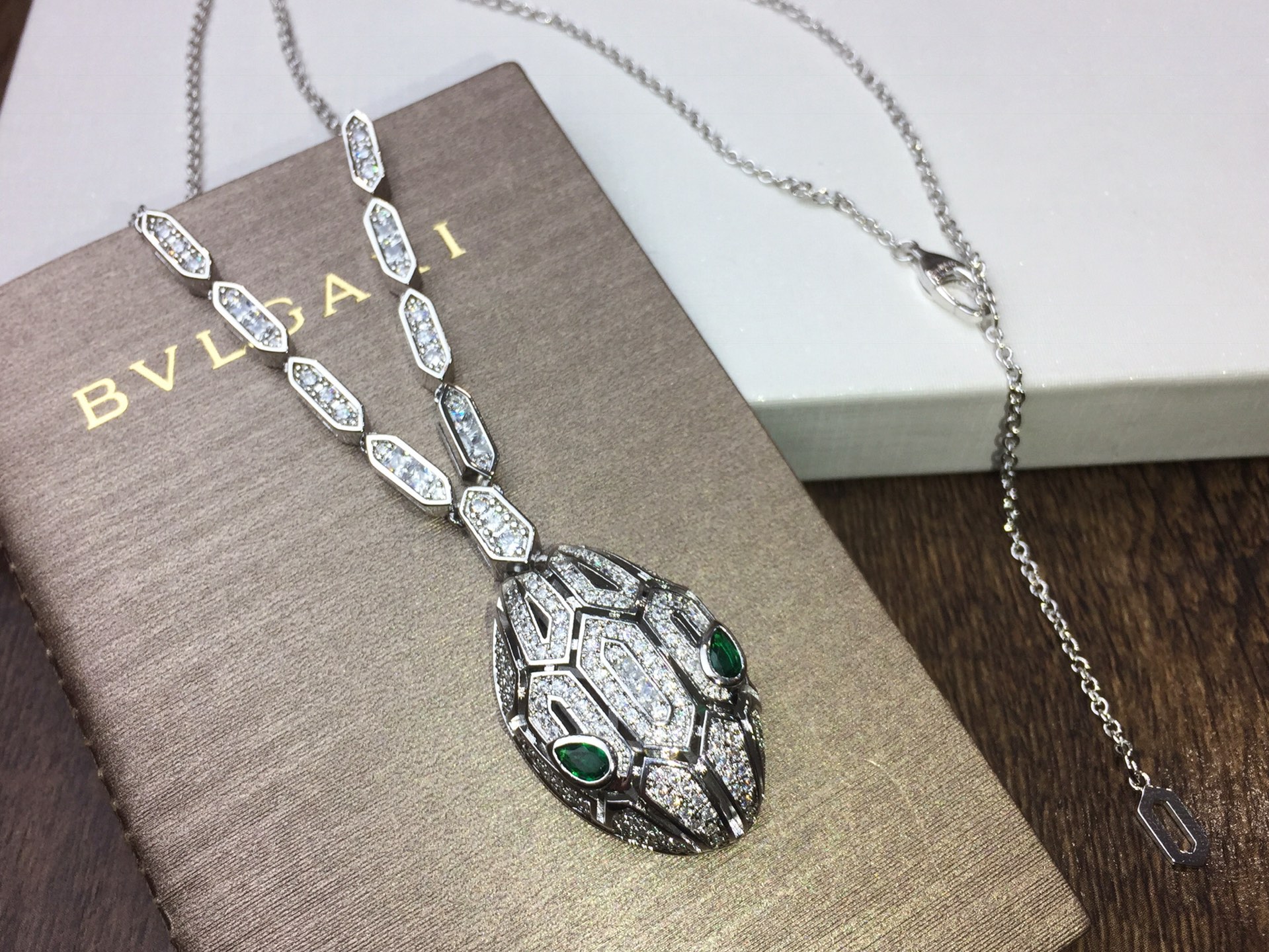 BVLGARI 火爆蛇系列👏🏻宝格丽蛇项链❗❗奢侈品蛇升级版👍BVLGARI 🆕高端亚金工艺➕满身高碳钻