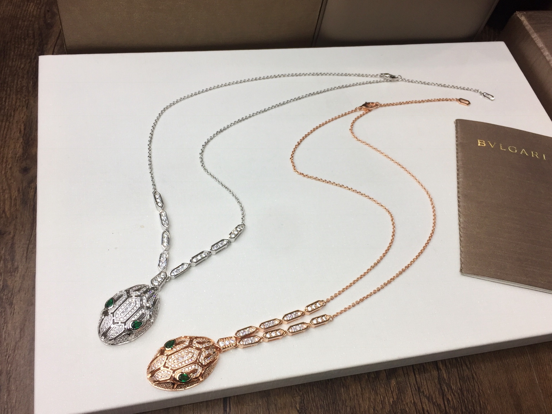 BVLGARI 火爆蛇系列👏🏻宝格丽蛇项链❗❗奢侈品蛇升级版👍BVLGARI 🆕高端亚金工艺➕满身高碳钻
