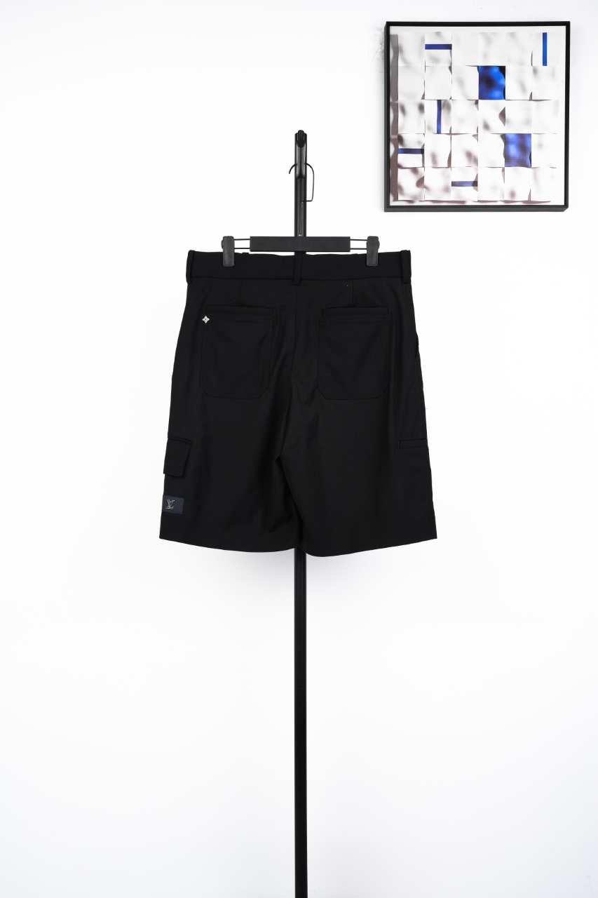 LV羊毛休闲短裤 黑色 面布:精纺高品质左斜纹羊毛布-莆田鞋,莆田鞋货源,高仿鞋,高仿鞋货源,安福档口,莆田高仿鞋,莆田鞋批发,高仿鞋批发,莆田高仿运动鞋,高仿运动鞋,莆田运动鞋 LV羊毛休闲短裤 黑色 面布:精纺高品质左斜纹羊毛布