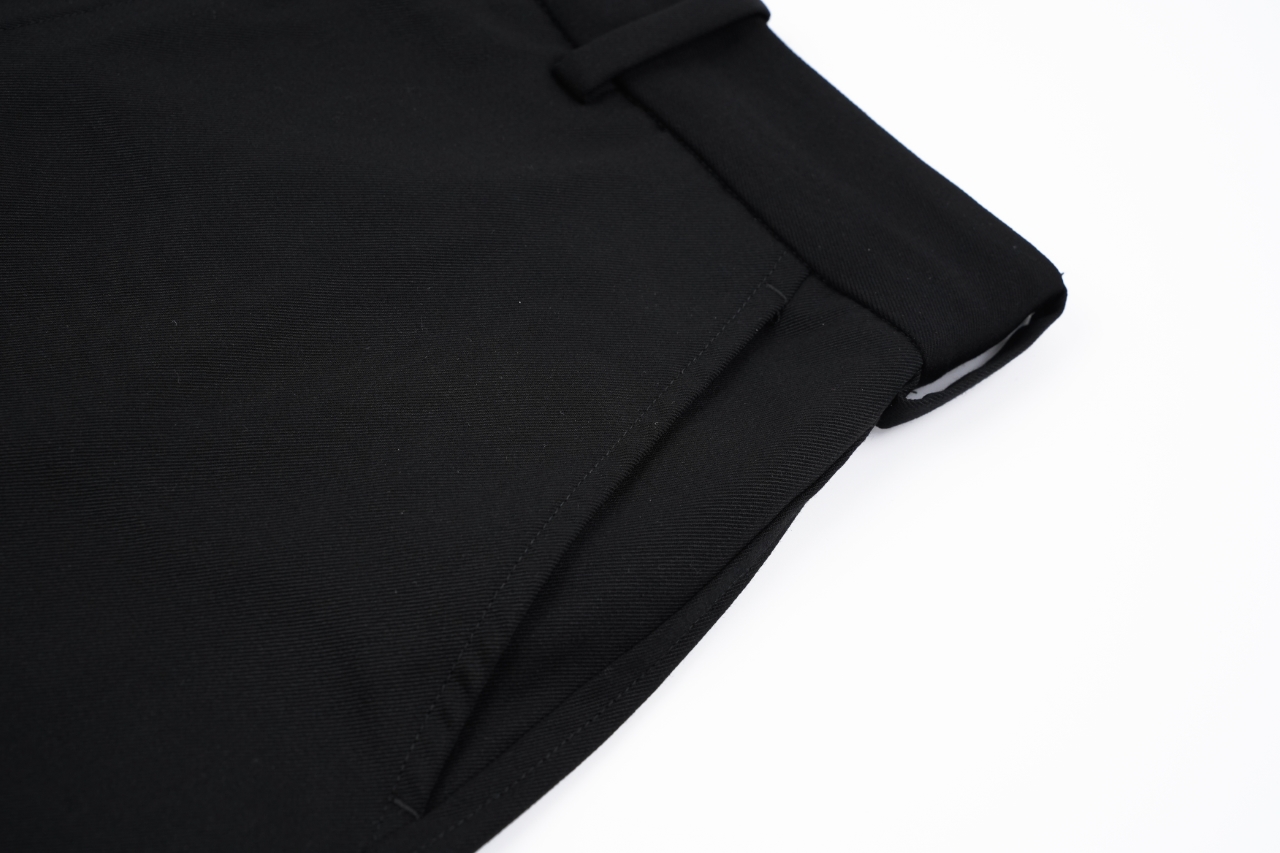 LV羊毛休闲短裤 黑色 面布:精纺高品质左斜纹羊毛布-莆田鞋,莆田鞋货源,高仿鞋,高仿鞋货源,安福档口,莆田高仿鞋,莆田鞋批发,高仿鞋批发,莆田高仿运动鞋,高仿运动鞋,莆田运动鞋 LV羊毛休闲短裤 黑色 面布:精纺高品质左斜纹羊毛布