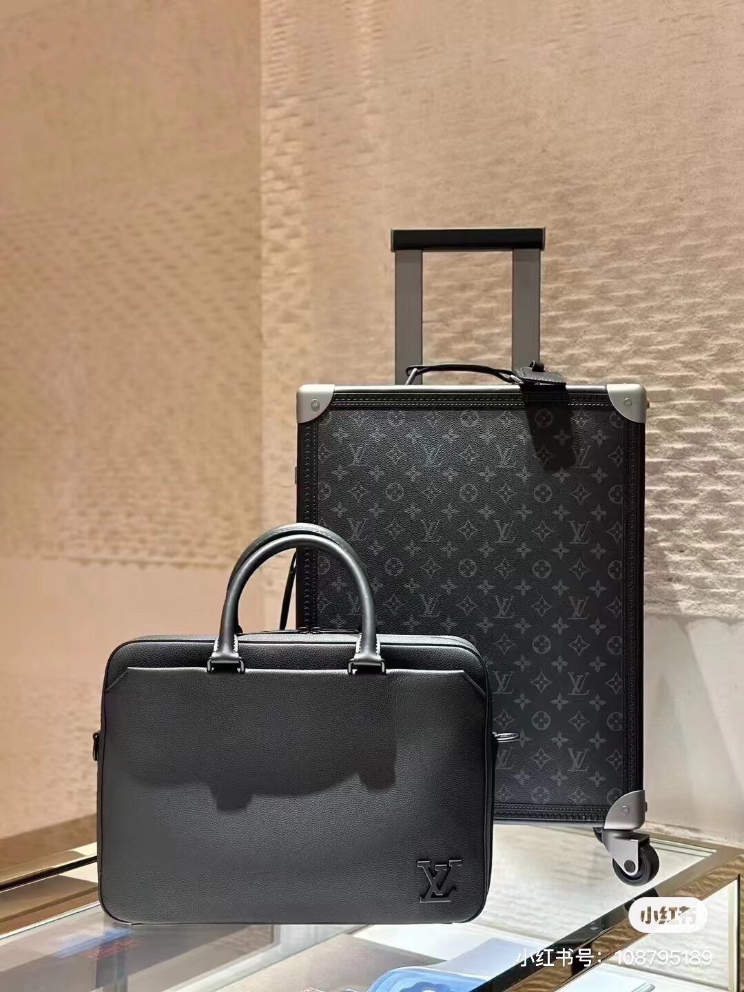 Louis Vuitton M23778 Black business