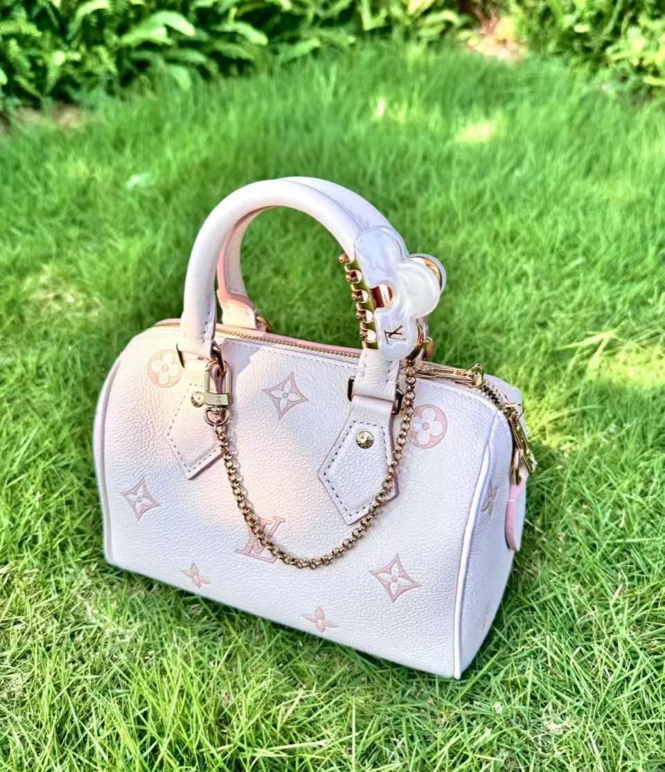 【Speedy Bandoulière  手袋】M14291 
模特图 SixLBEB