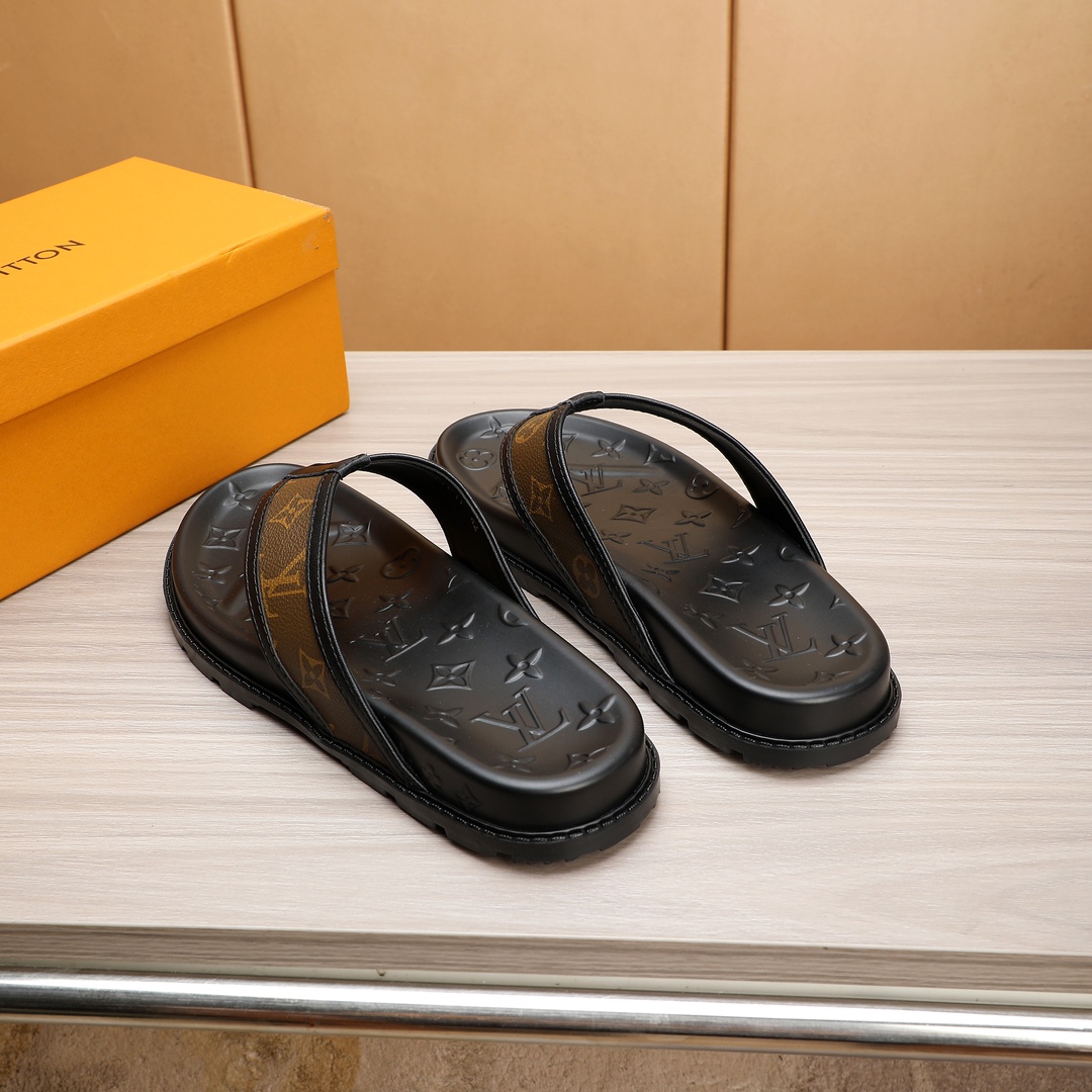 Louis Vuitton Stylish Leather Thong Sandals for Men - Comfort & Style 4 i1721058317 2281 6