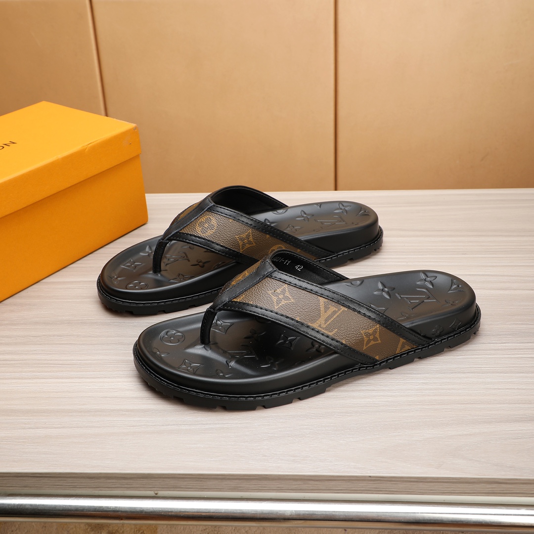 Louis Vuitton Stylish Leather Thong Sandals for Men - Comfort & Style 3 i1721058317 876 5