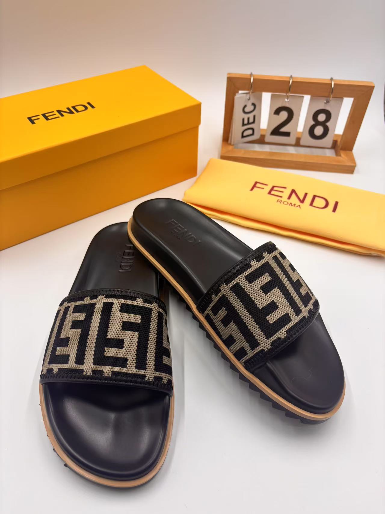 Fendi Men's FF Motif Slides Comfortable Casual Summer Beach Sandals 5 i1742745684605 4913 0 3