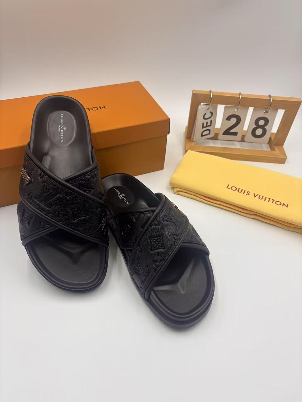 Louis Vuitton Men's Black Leather Casual Business Style Sandals Slides 6 i1742746250643 6599 0 4