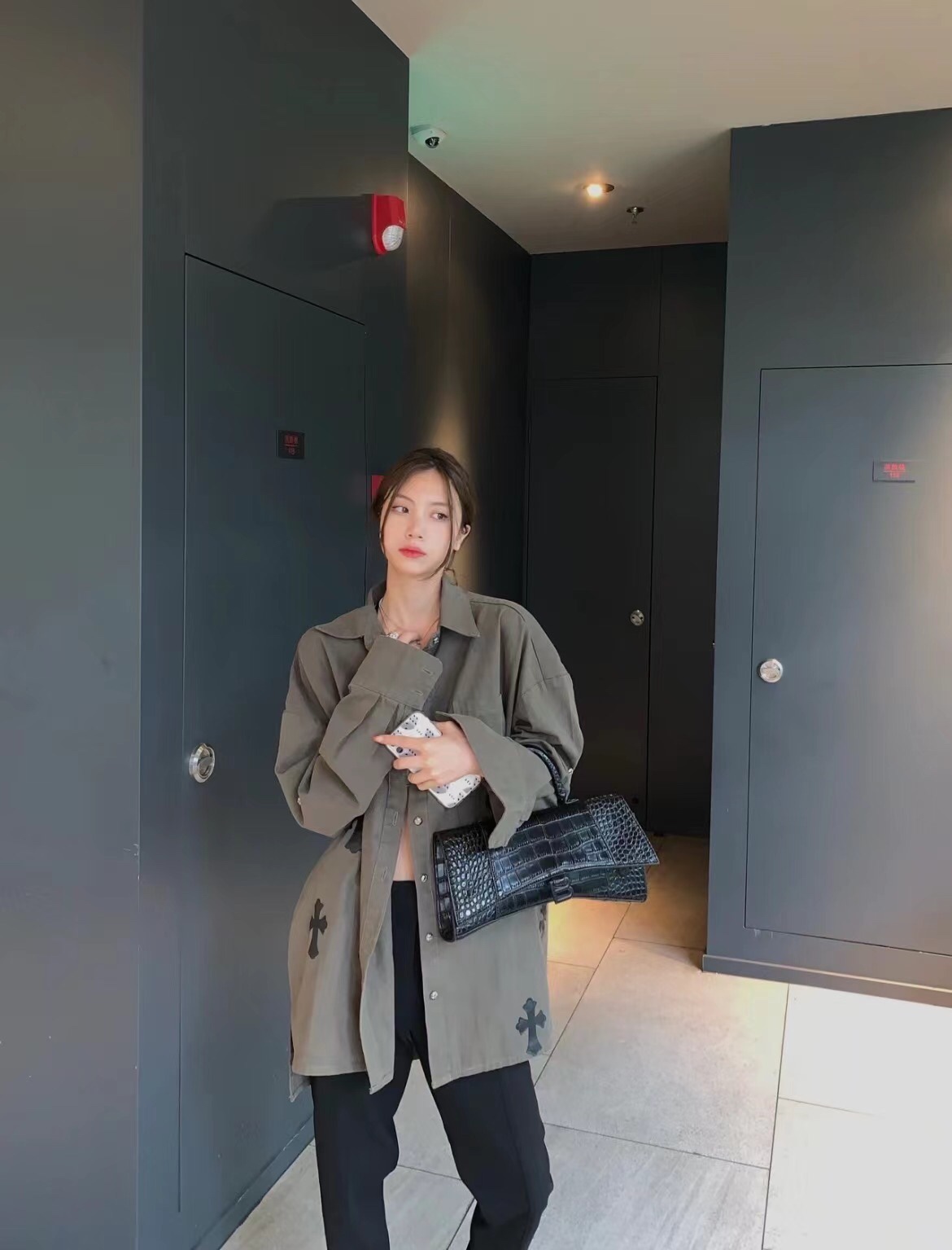 路易威登 Louis Vuitton 高定典藏名品高定成衣时装外套连衣裙衬衫T恤 #DF137D52 6