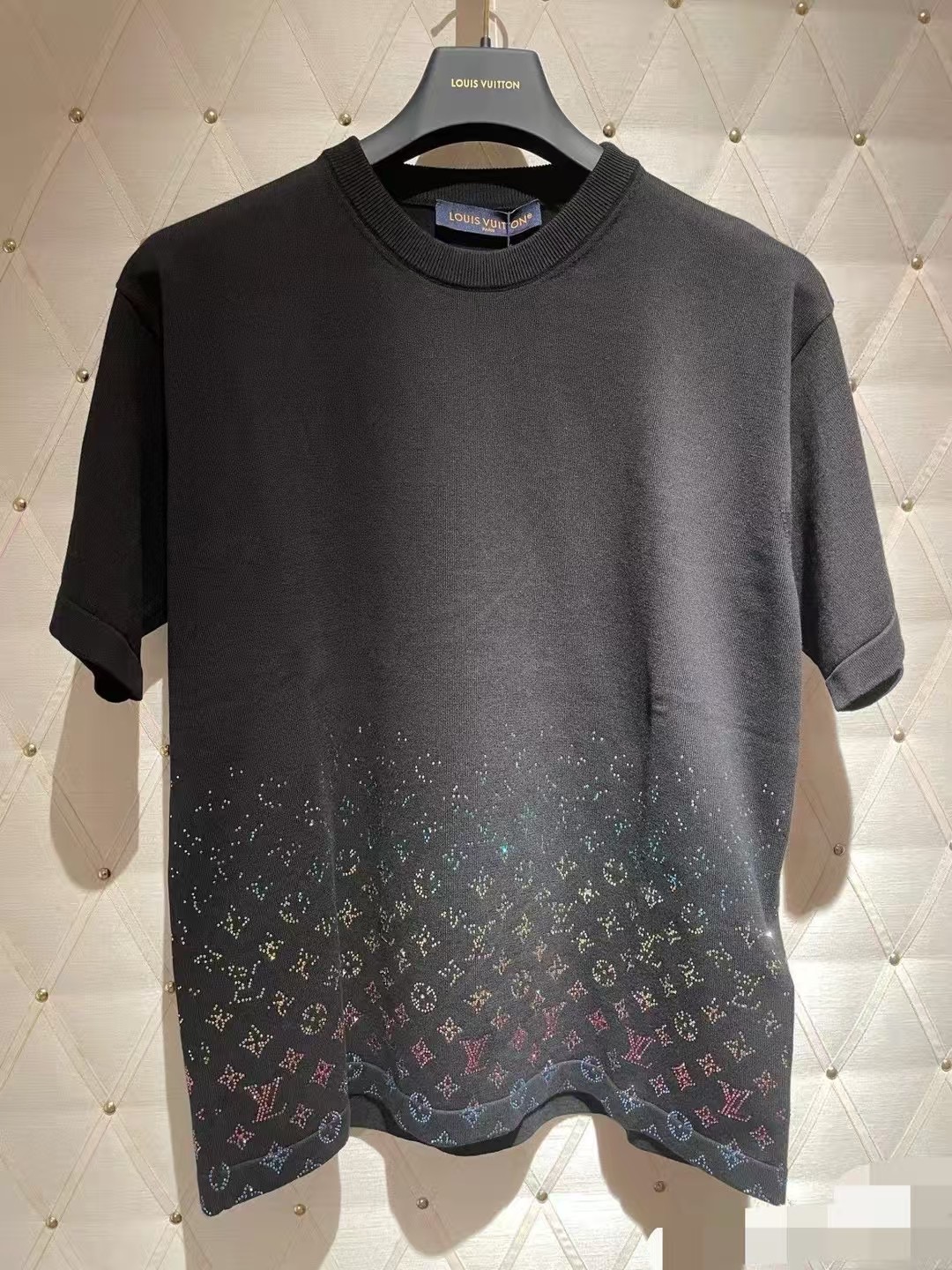 Louis Vuitton Crystal Jersey Tee - 2025SS Rhinestone Knit Short Sleeve 6 i1743342411742 2347 0 4