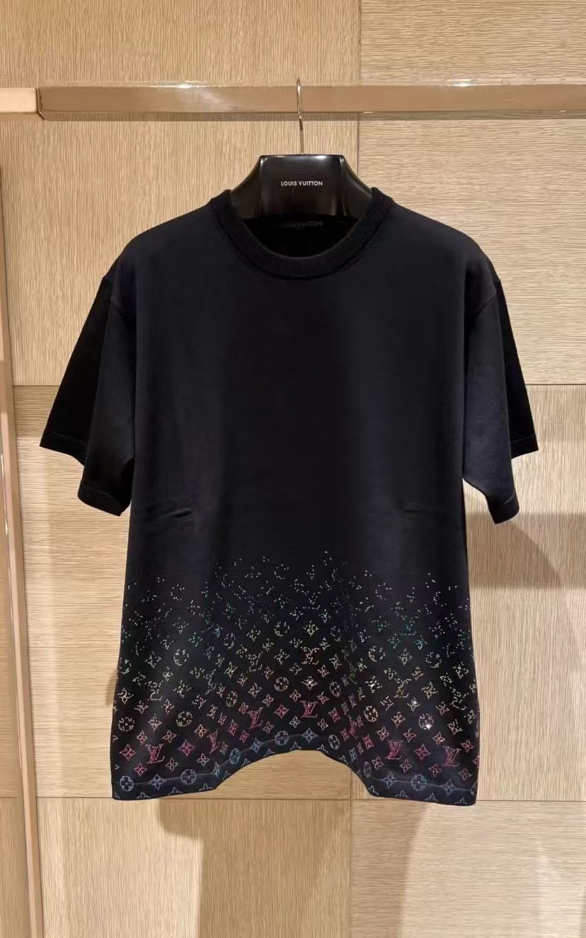 Louis Vuitton Crystal Jersey Tee - 2025SS Rhinestone Knit Short Sleeve 5 i1743342411742 9318 0 3