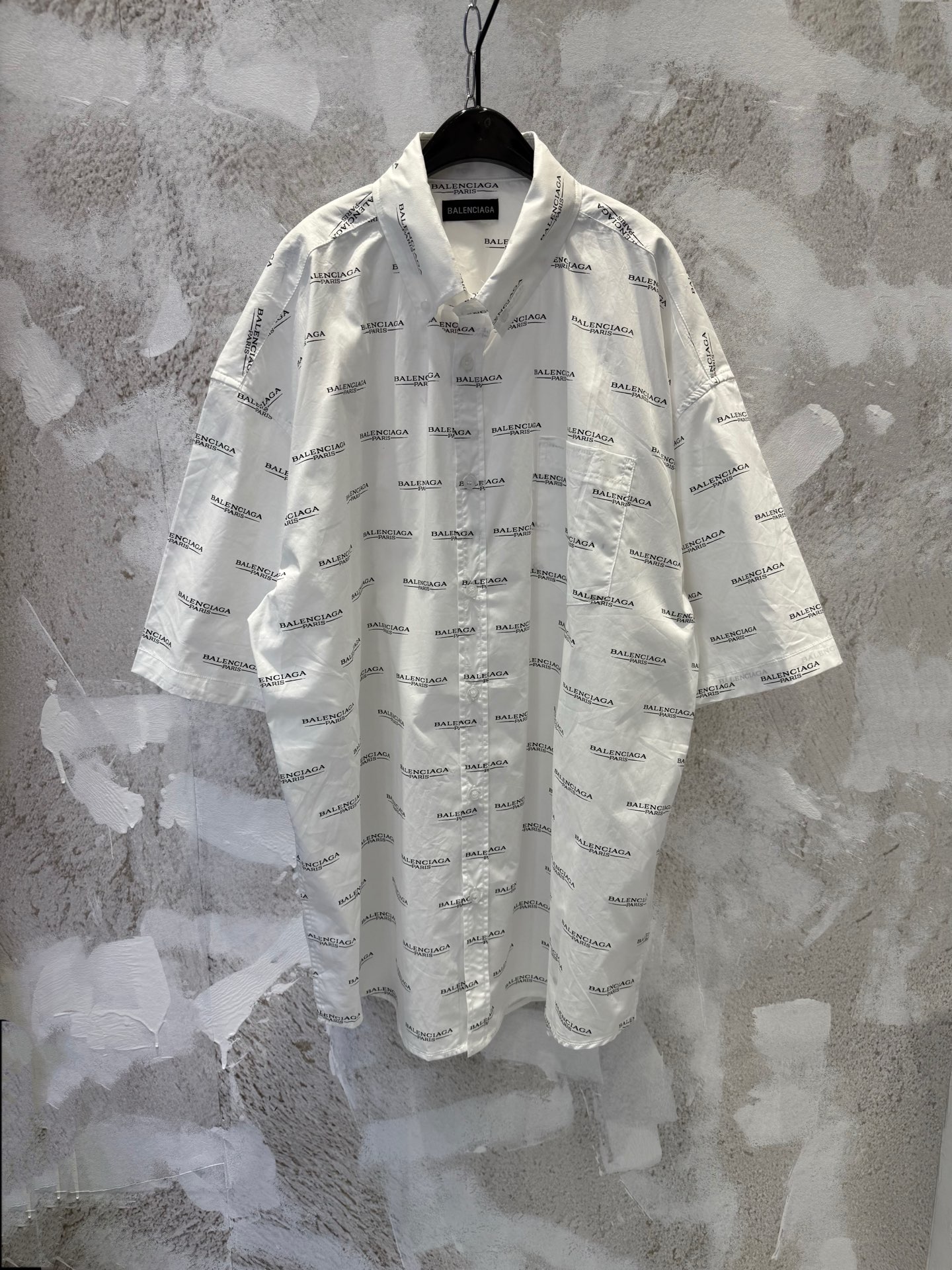 P115 BALENCIAG* París BLCG camisa de manga corta con estampado de letras estilo danmaku de gran volumen, tejido de algo…