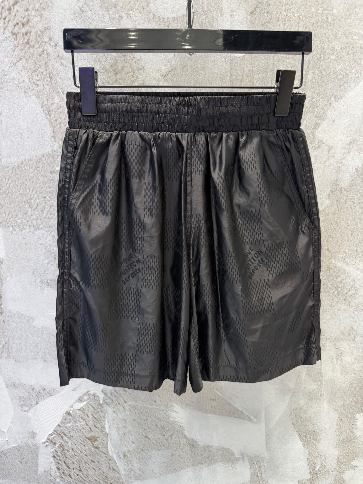 P90 1V casa de lujo 25ss nuevo Damier pantalones cortos con patrón oscuro 🩳 Pantalones cortos de playa Water Damier co…