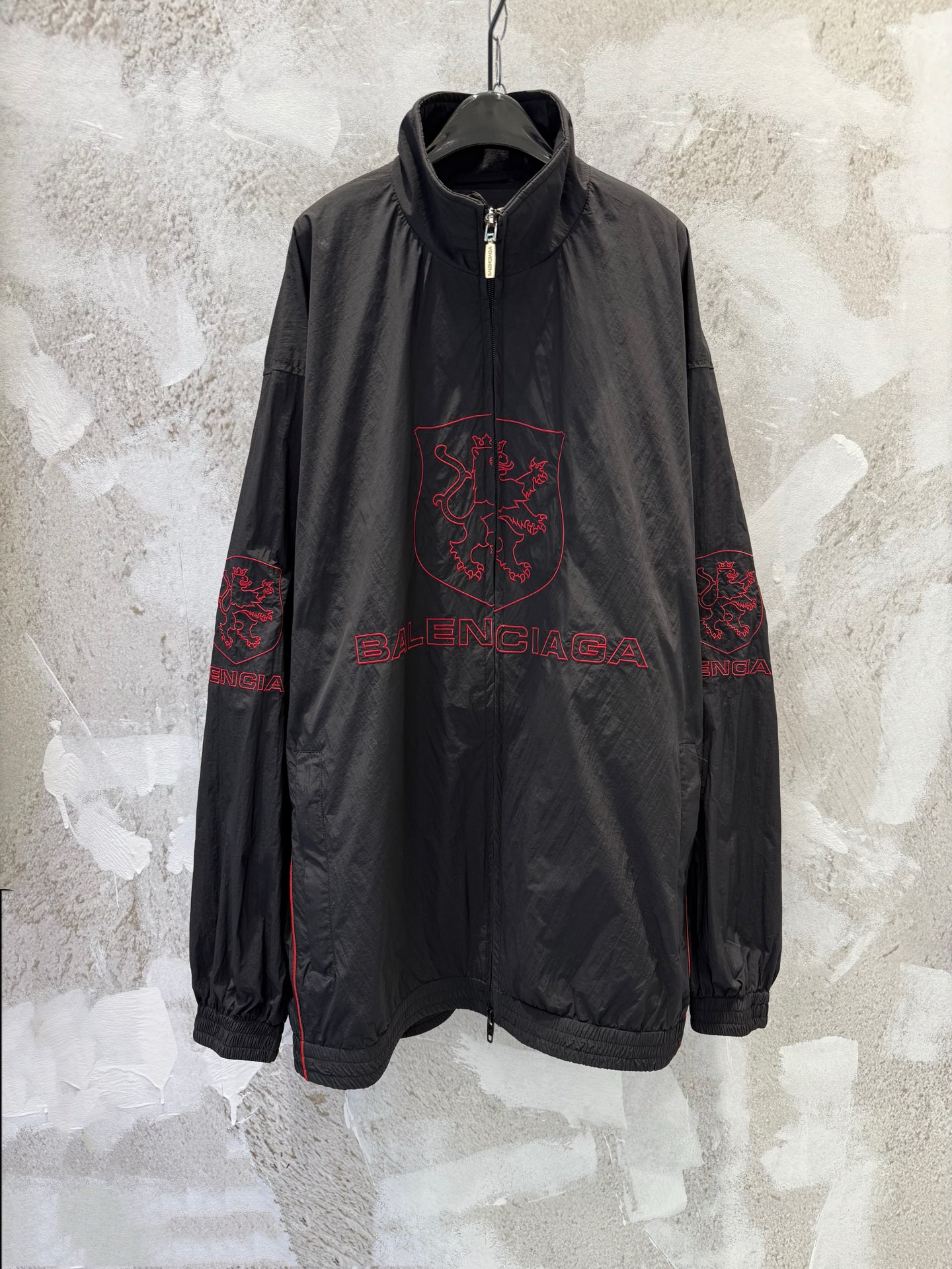 P220 BLCG París 25SS lion club colaboración con Manchester United, chaqueta deportiva con letras bordadas, comprada ori…