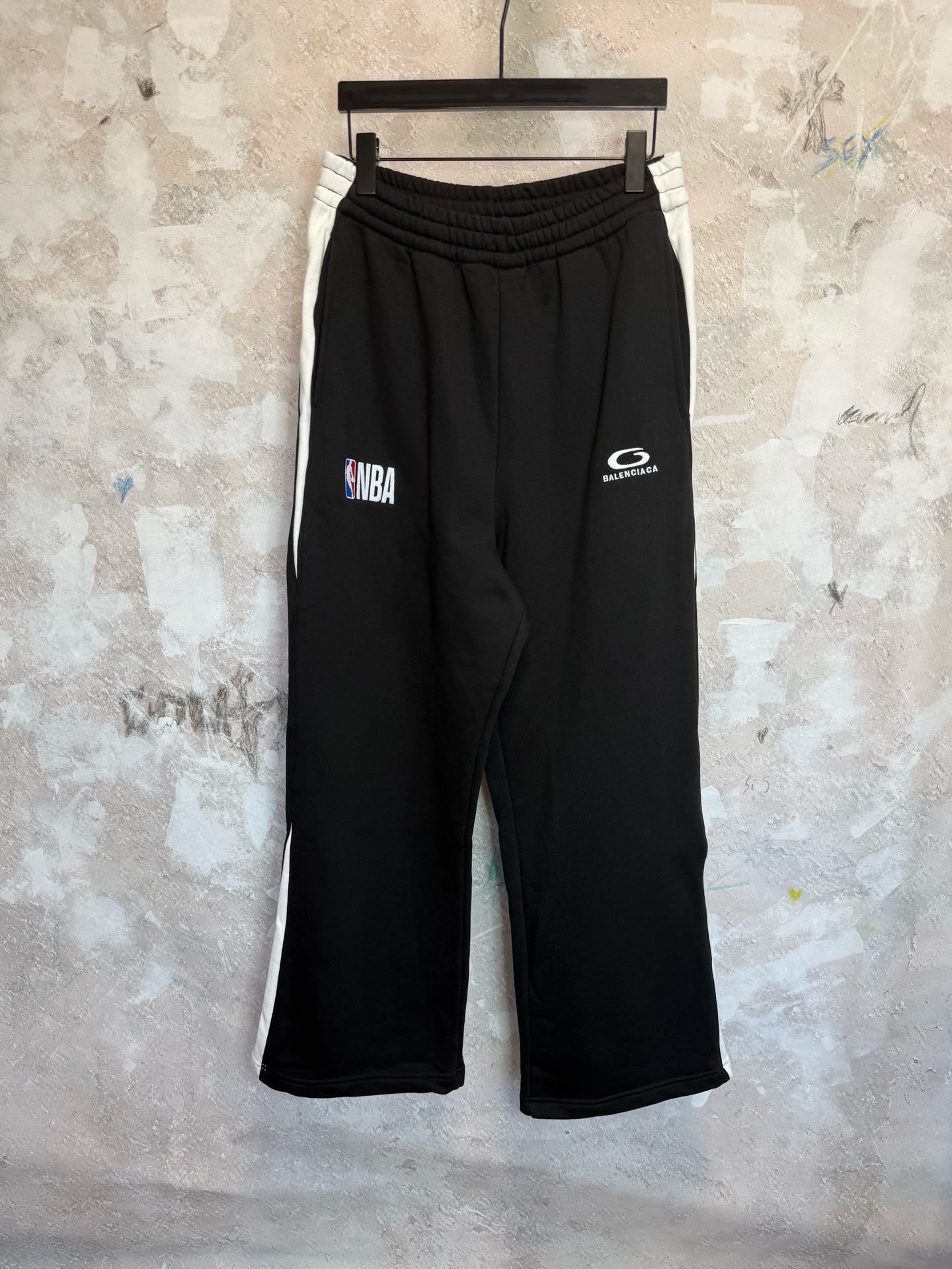 P150 Nuevo BLCG BALENCIAGA | Pantalones deportivos de silueta de la serie de marca compartida de la NBA Tecnología de b…