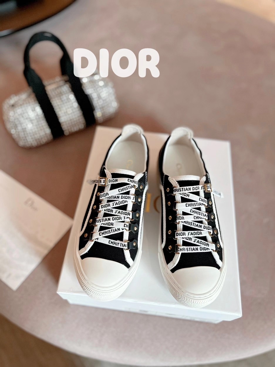 Top brands like
 Dior Canvas Shoes Embroidery Canvas Cotton Cowhide Sheepskin