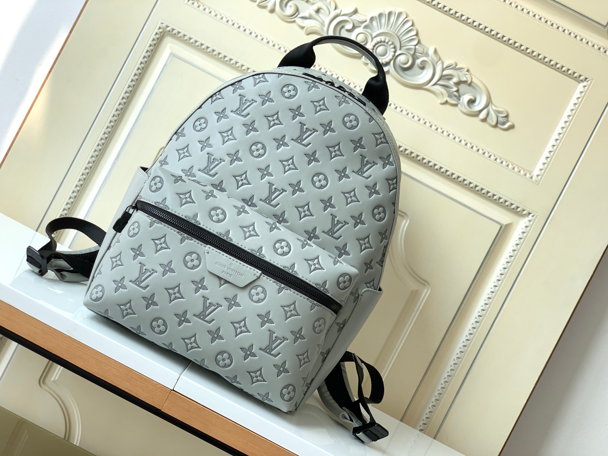 Louis Vuitton LV Discovery Bags Backpack Black Grey Cowhide m46553