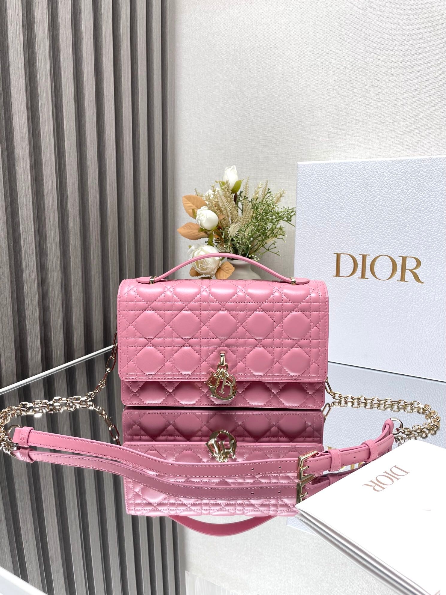 Dior Clutches & Pouch Bags Black Pink Lambskin Sheepskin Spring Collection Chains