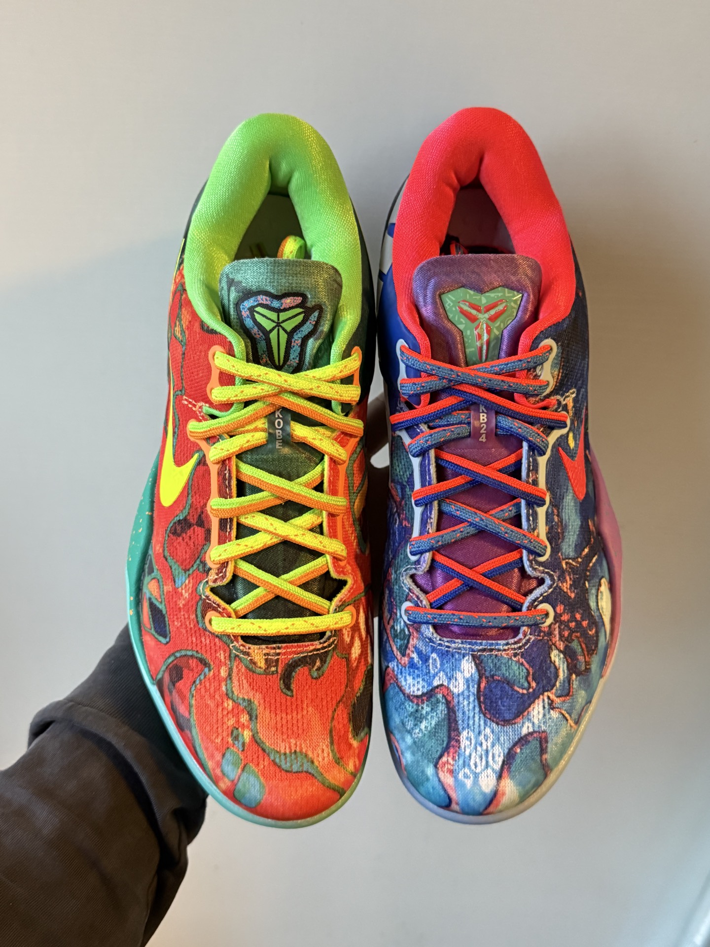 💰500 裸鞋圈最强科比Nike Kobe 8 What The Kobe (WTK) 科比8 拼色 橙蓝
越南VP代工厂原厂鞋面合成市场最强批次
H12工厂订单市场仅此一批小几百个
这批原本下单是冲国外STOCKX平台的
结局以失败告终
现在扔到国内 成本价清货 只为套现
独家订单 全网首批 全网唯一一批过验订单批次
整个市场目前都只有我有货 外面谁有第二批一模一样的 几百双直接白送
VP原厂鞋面 定制全原材合成STOCKX标准订单
连鞋盒也是市场唯一一批东莞定制原盒
整双鞋子鞋盒配件一眼区分市场货
635438-800