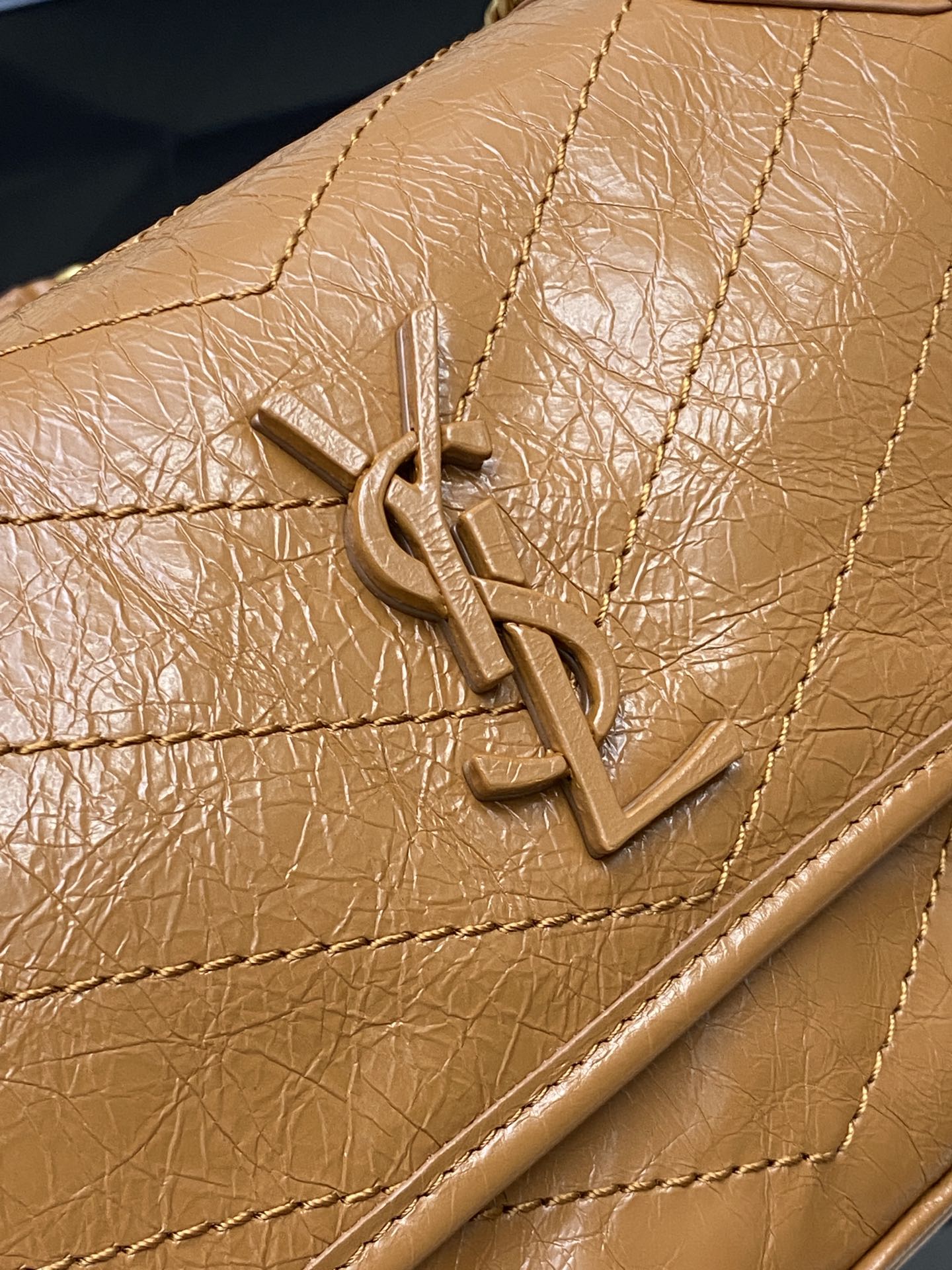 Saint Laurent 油蜡棕色/古金 NIKI～22cm 爆裂纹 超多明星 同款