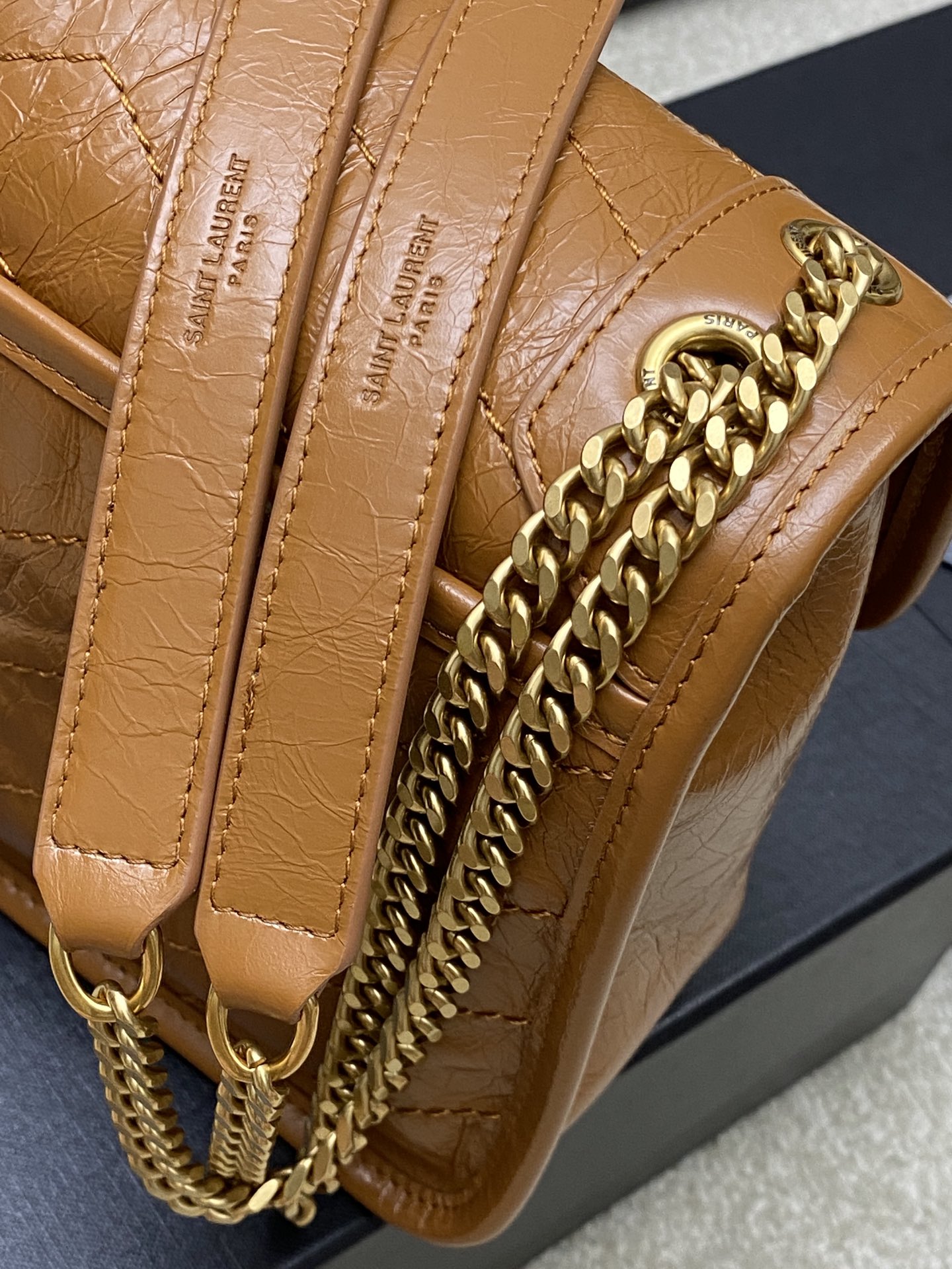 Saint Laurent 油蜡棕色/古金 NIKI～22cm 爆裂纹 超多明星 同款